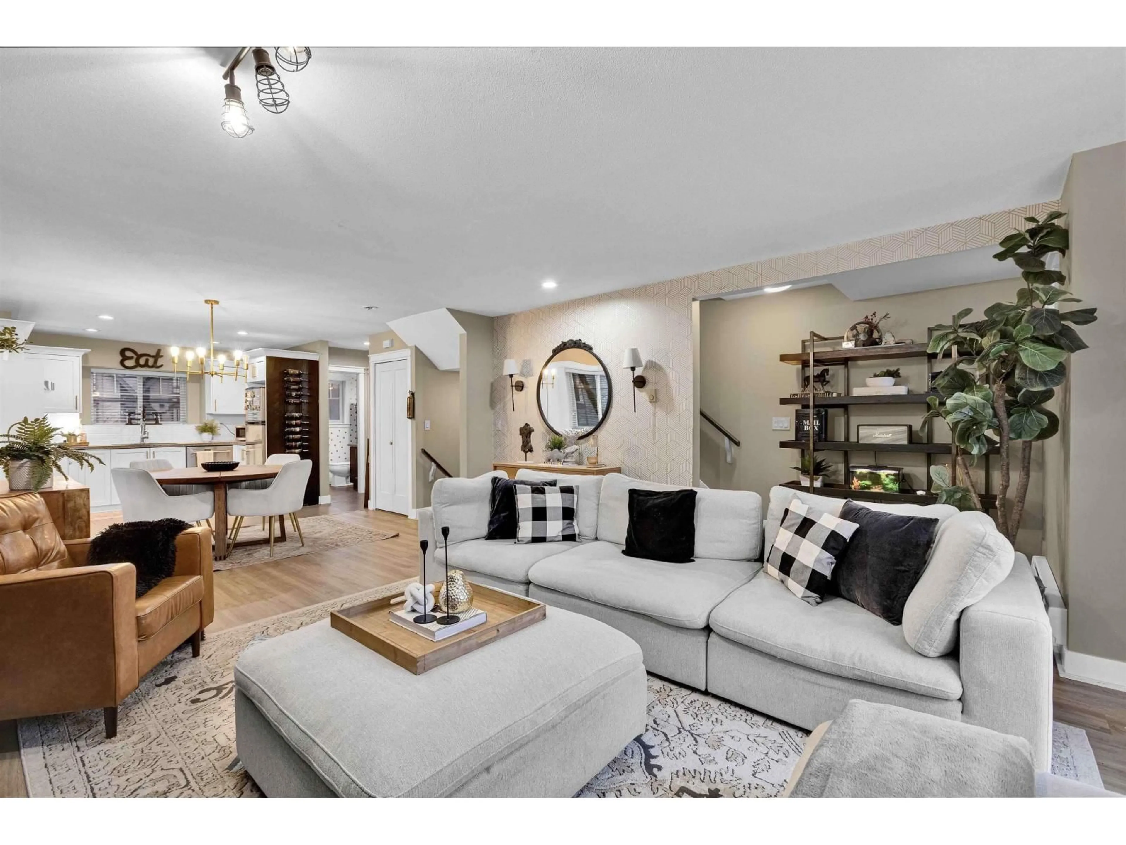 Living room with furniture, unknown for 101 - 13368 72 AVENUE, Surrey British Columbia V3W2N6