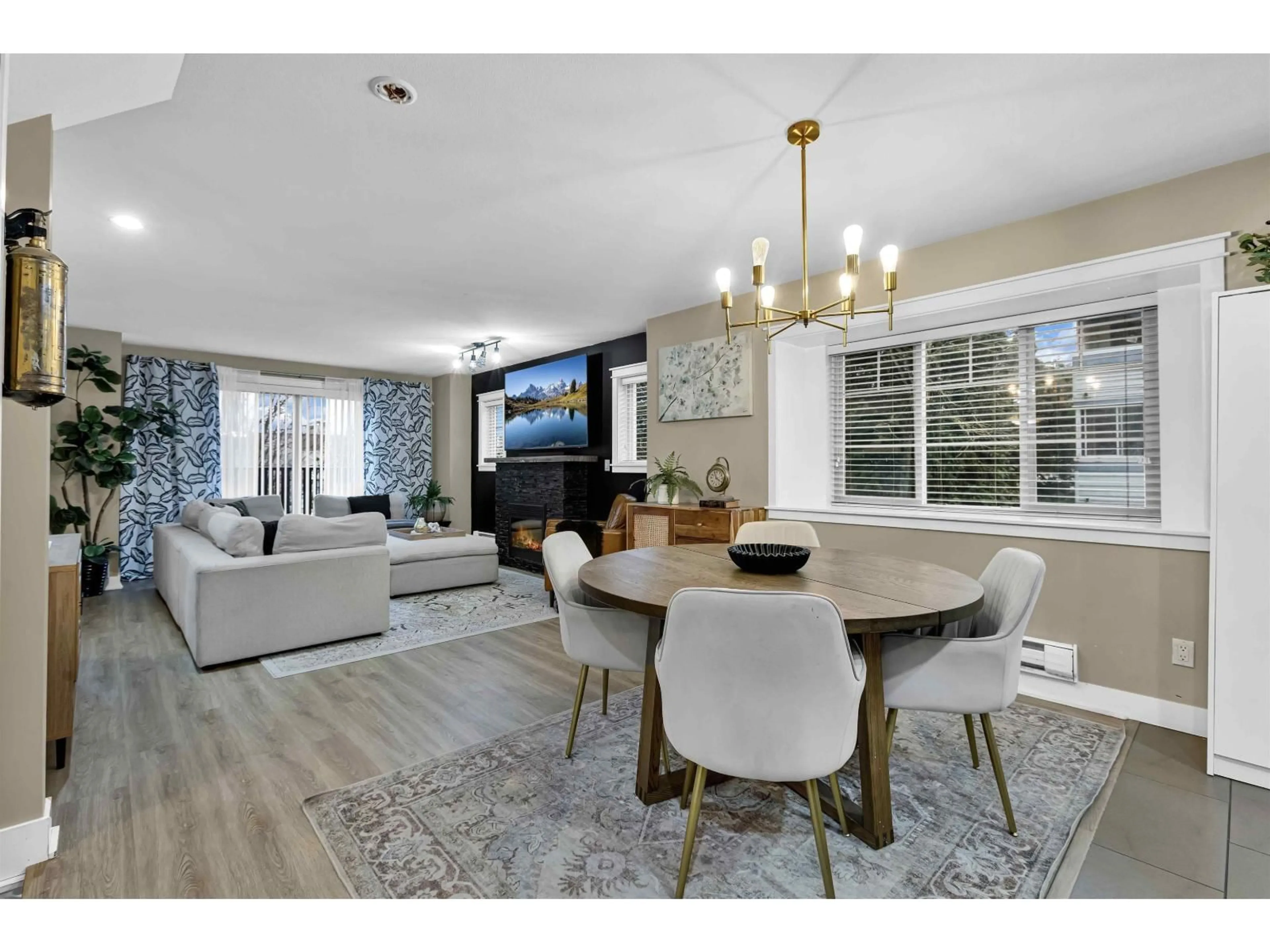 Unknown for 101 - 13368 72 AVENUE, Surrey British Columbia V3W2N6