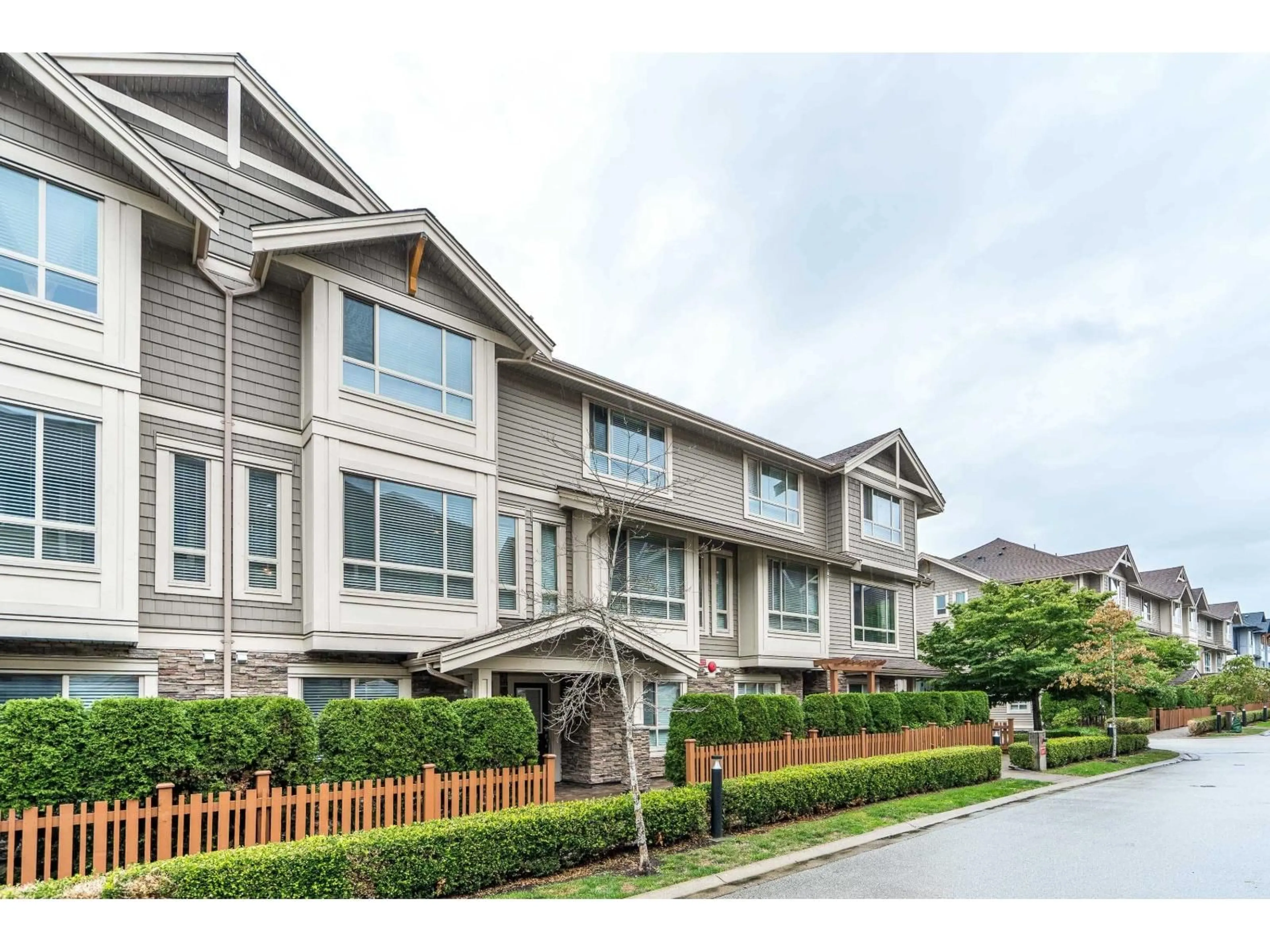 Unknown for 22 - 19752 55A AVENUE, Langley British Columbia V3A3X2