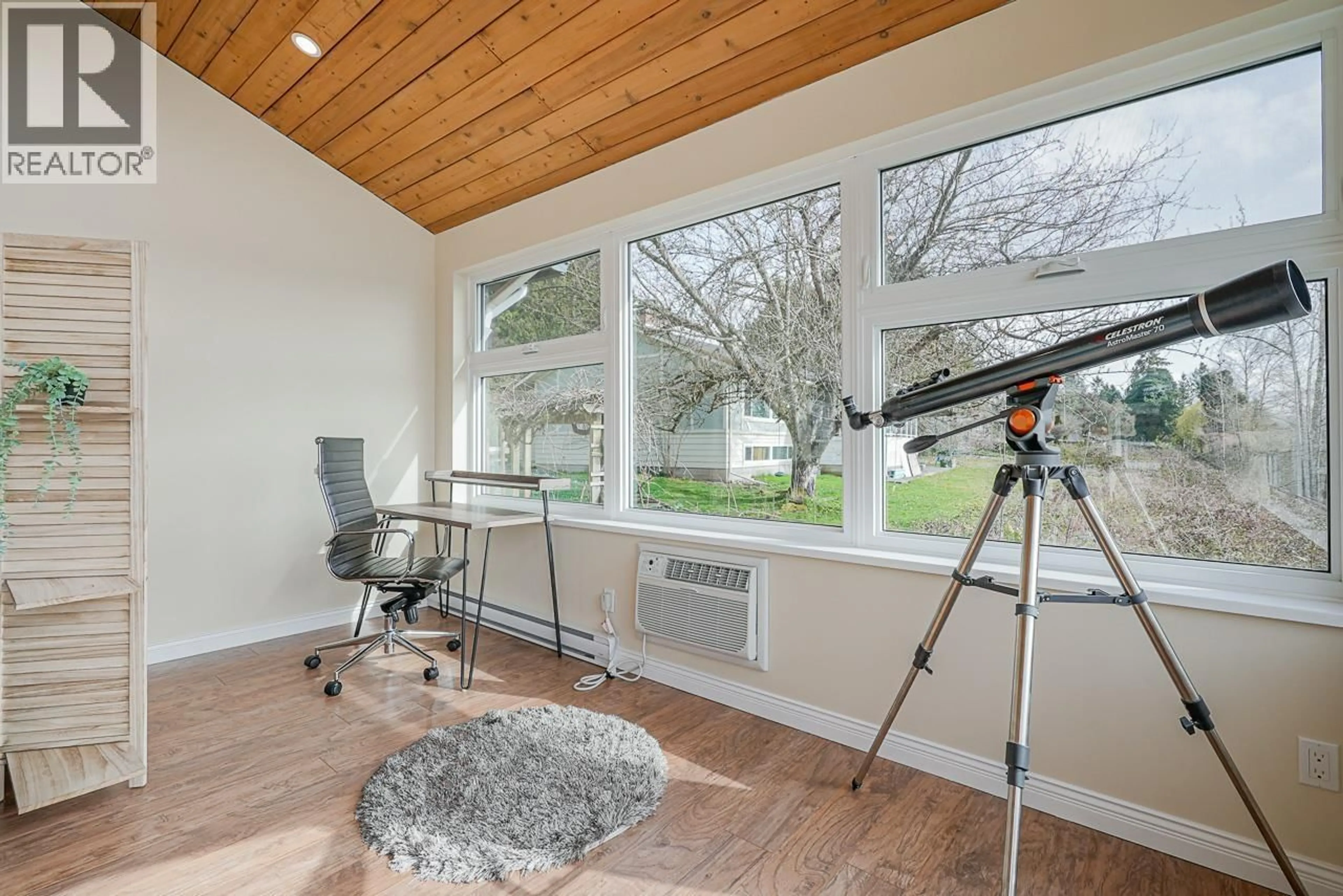 A pic of a room for 11502 WOOD STREET, Maple Ridge British Columbia V2X4Z9