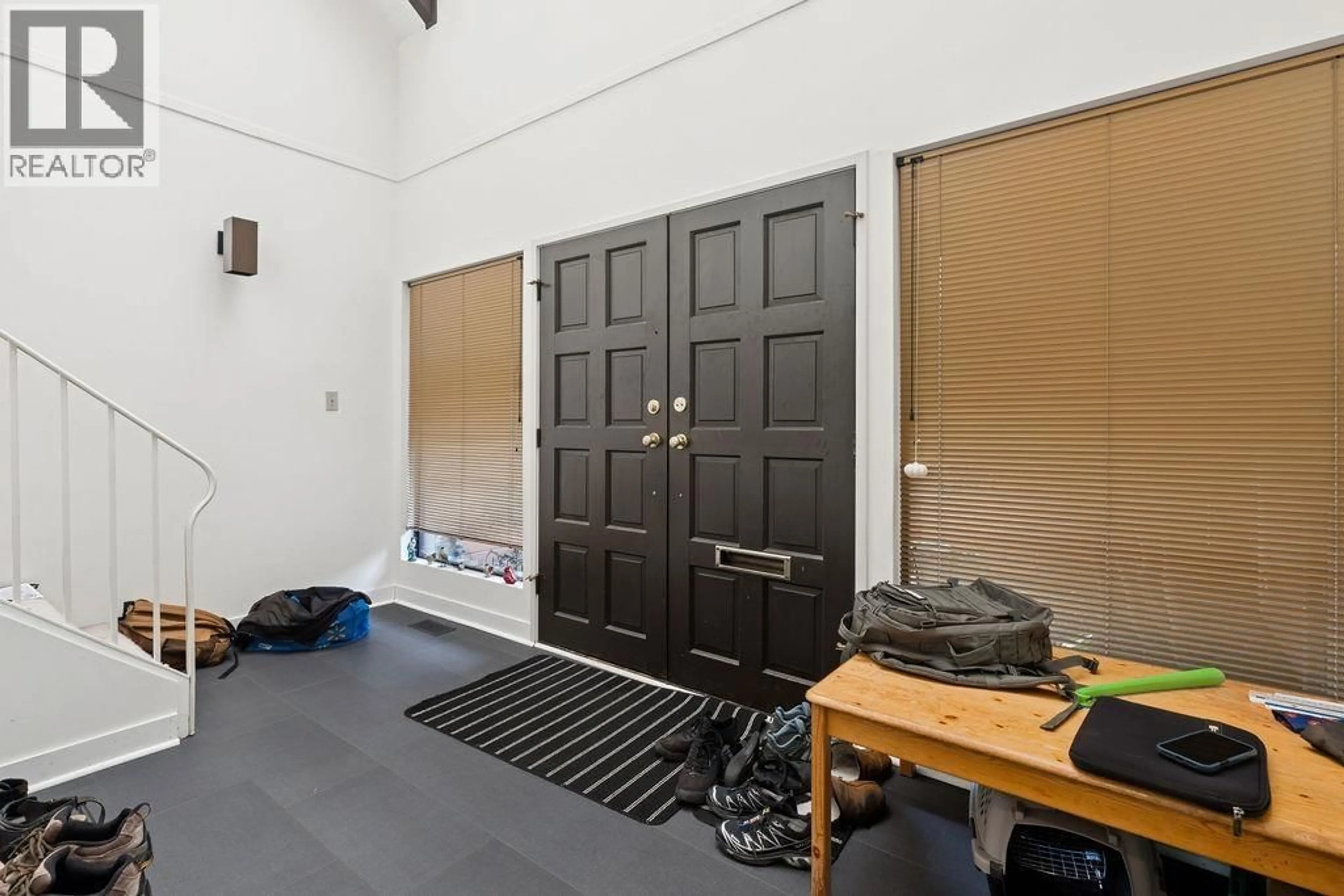 Indoor entryway for 6626 TURNBERRY CRESCENT, Vancouver British Columbia V5X4M8