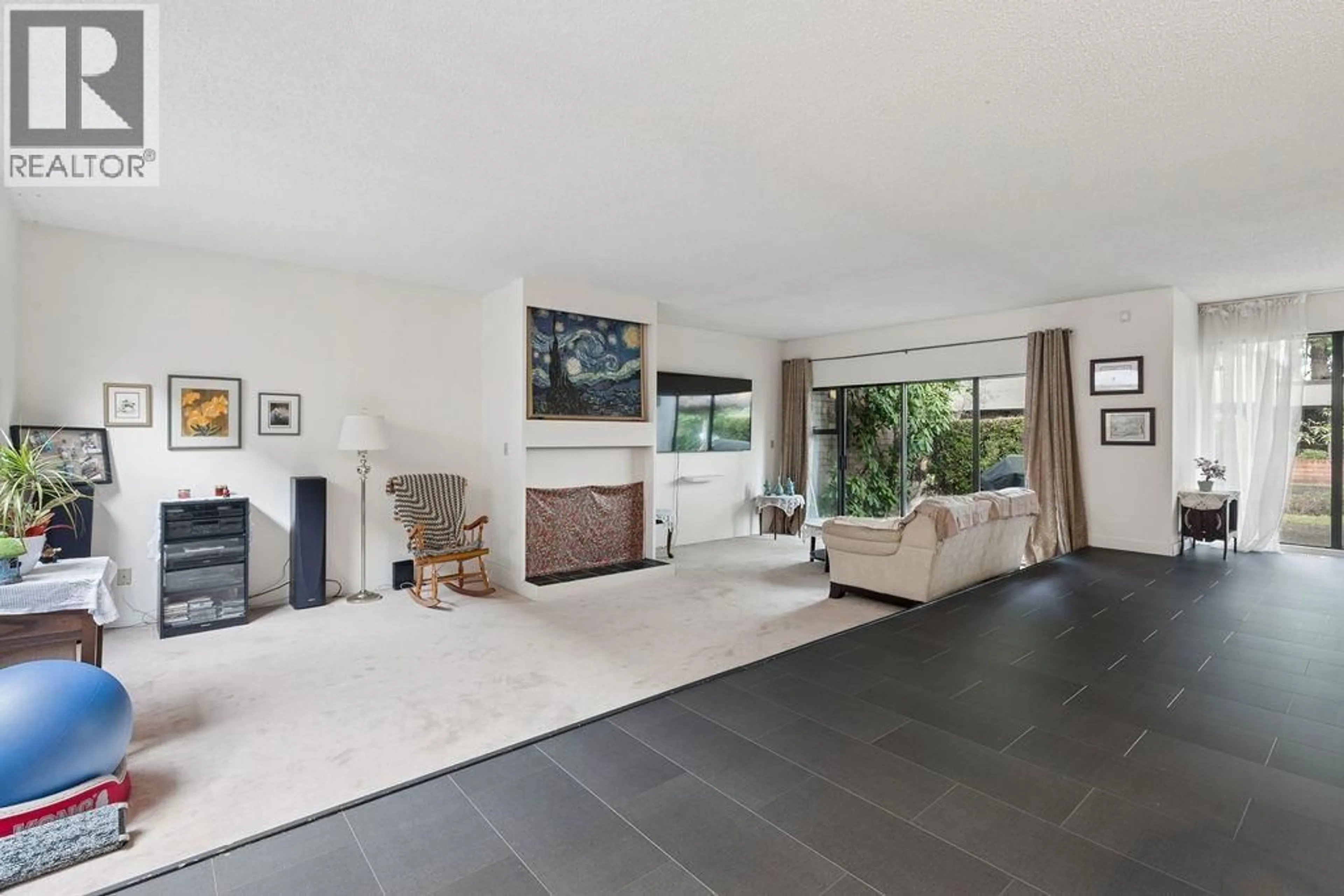 Living room with furniture, unknown for 6626 TURNBERRY CRESCENT, Vancouver British Columbia V5X4M8