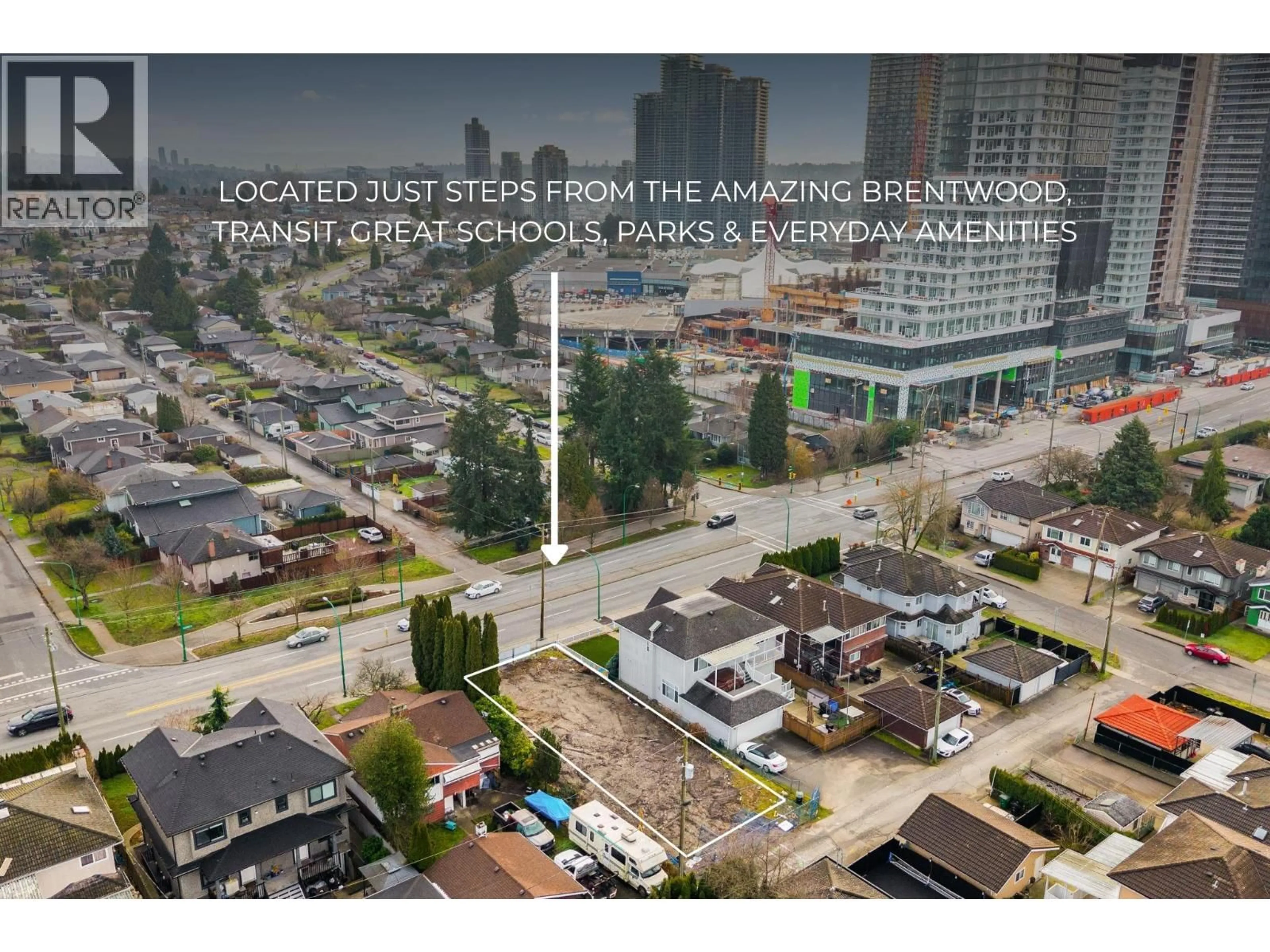 A pic from outside/outdoor area/front of a property/back of a property/a pic from drone, city buildings view from balcony for 3 - 1541 WILLINGDON AVENUE, Burnaby British Columbia V5C5H8