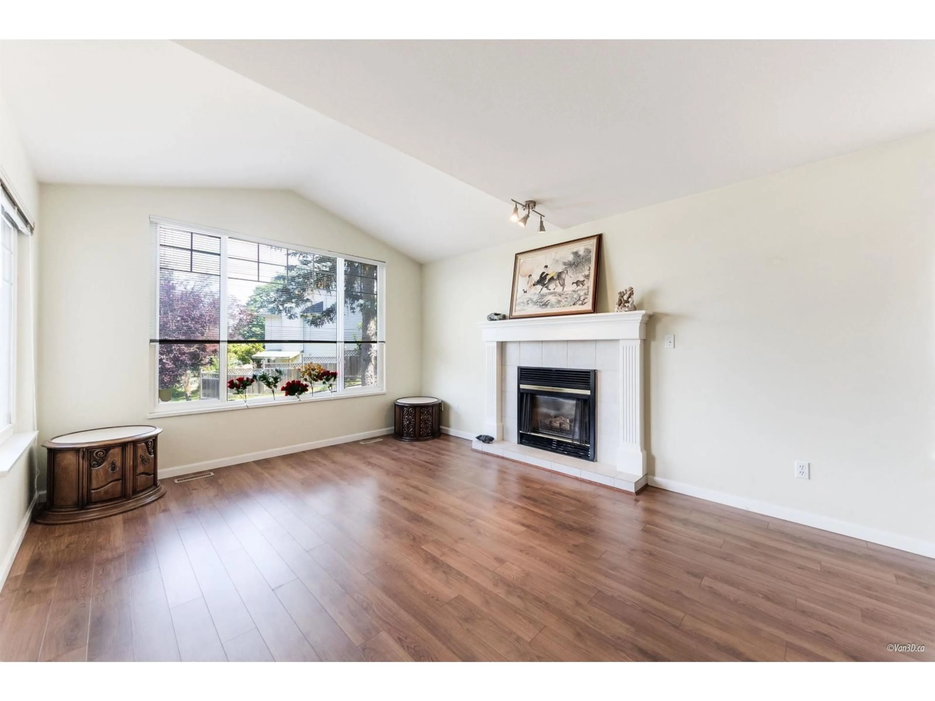 Living room with furniture, wood/laminate floor for 14534 ST. ANDREWS DRIVE, Surrey British Columbia V3R0W5