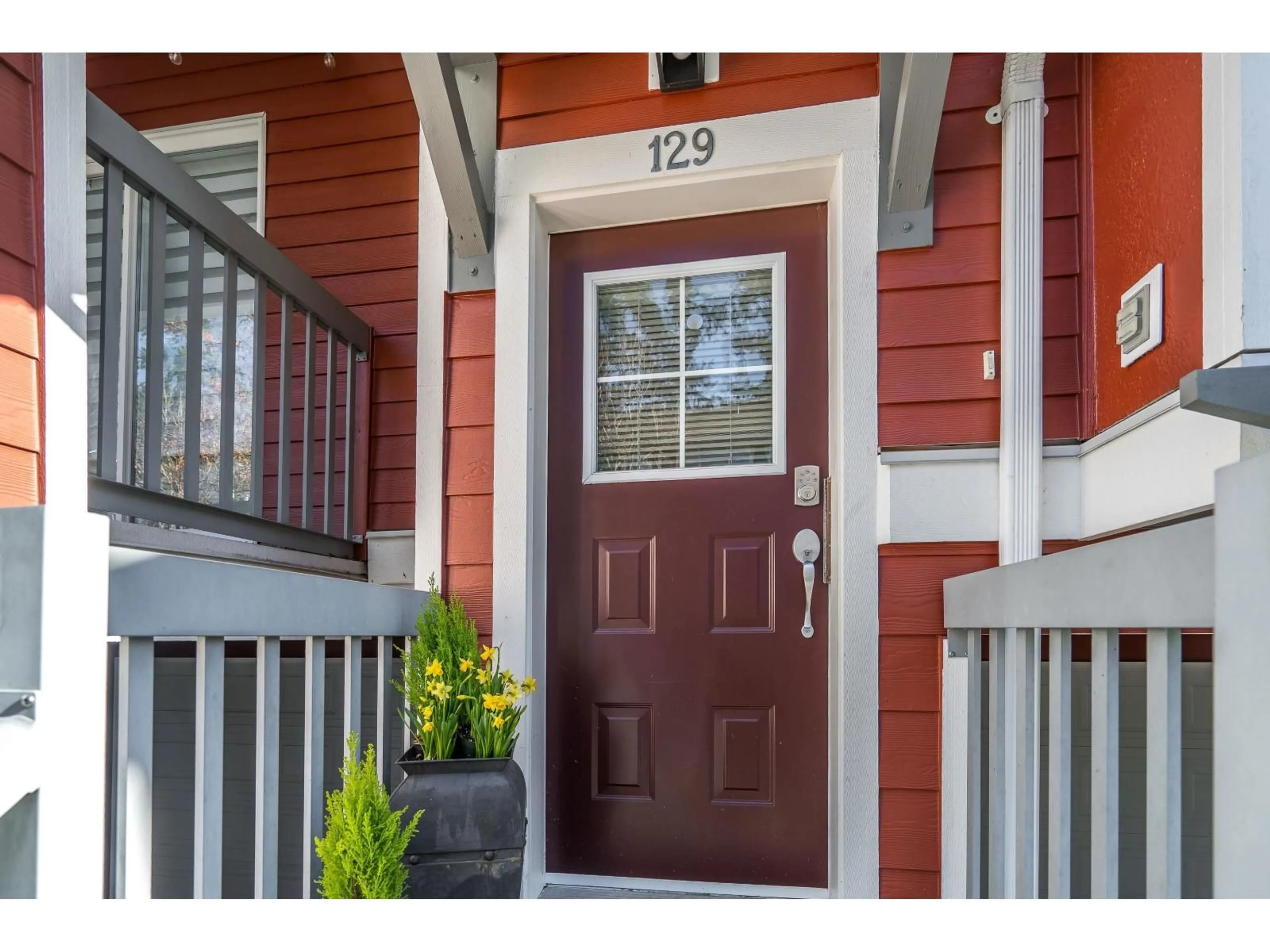 Indoor entryway for 129 - 15168 36 AVENUE, Surrey British Columbia V3Z0Z6