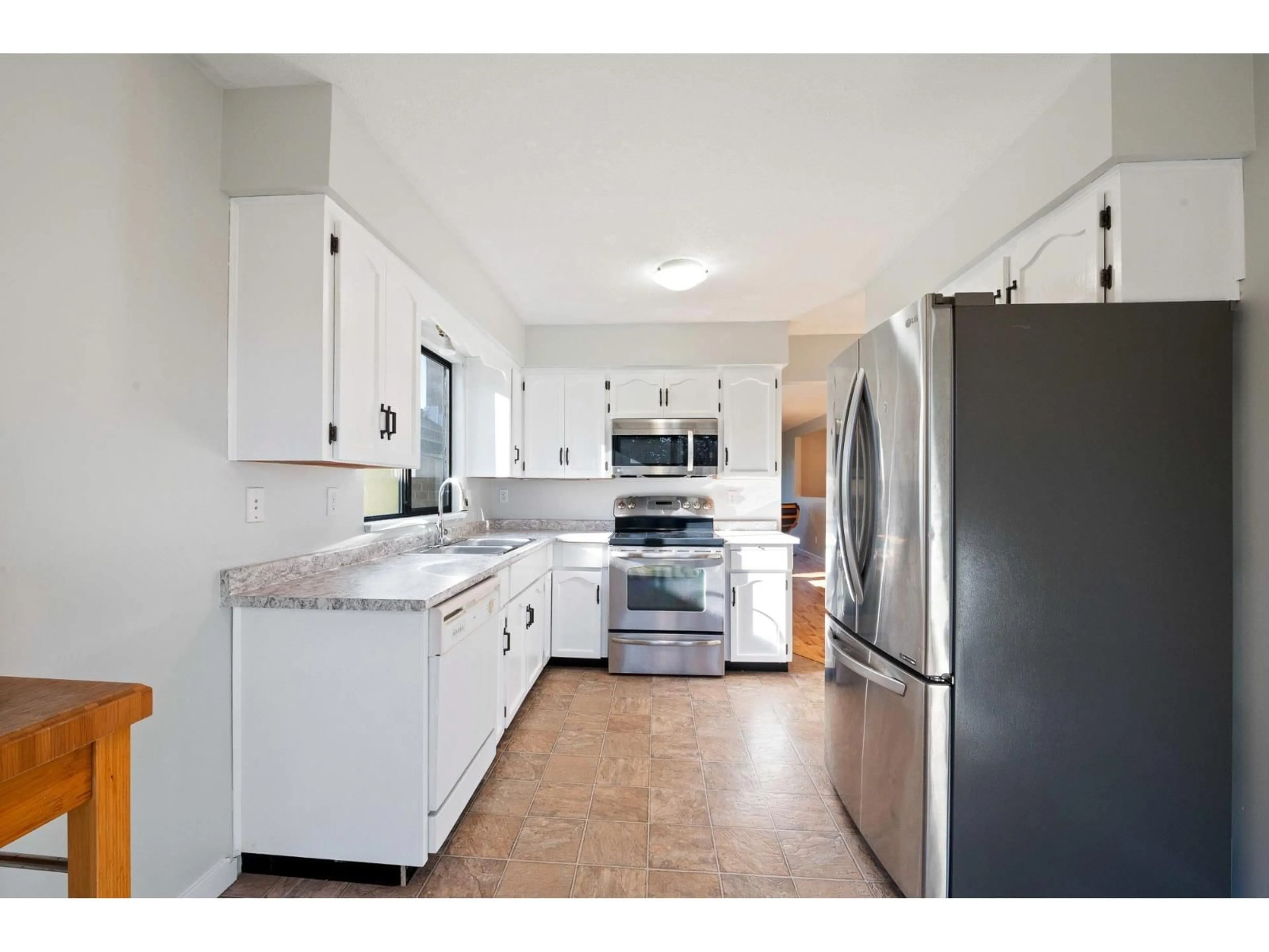 Unknown for 6640 133 STREET, Surrey British Columbia V3W8C3