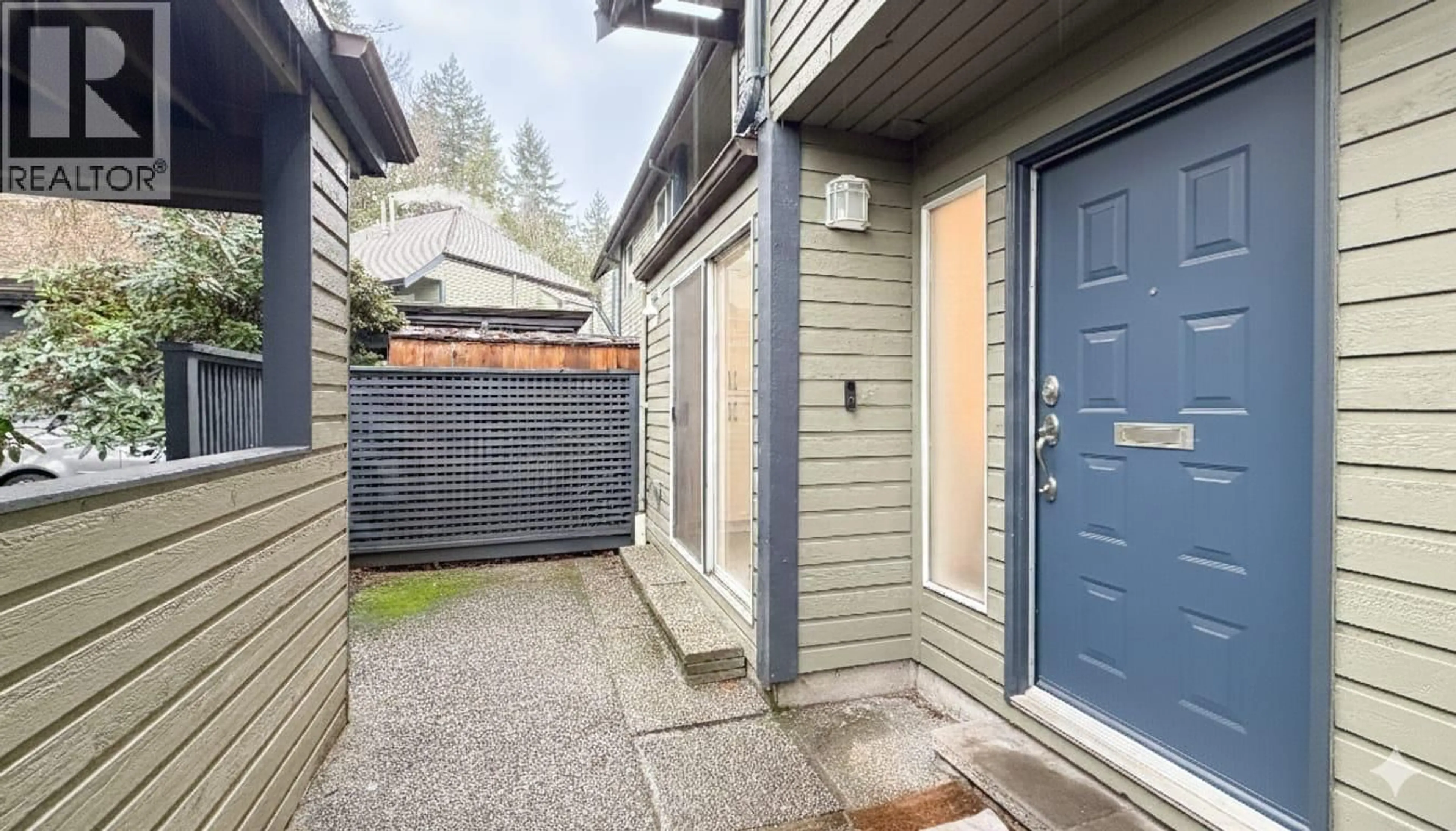 Patio, street for 8122 FOREST GROVE DRIVE, Burnaby British Columbia V5A4G9