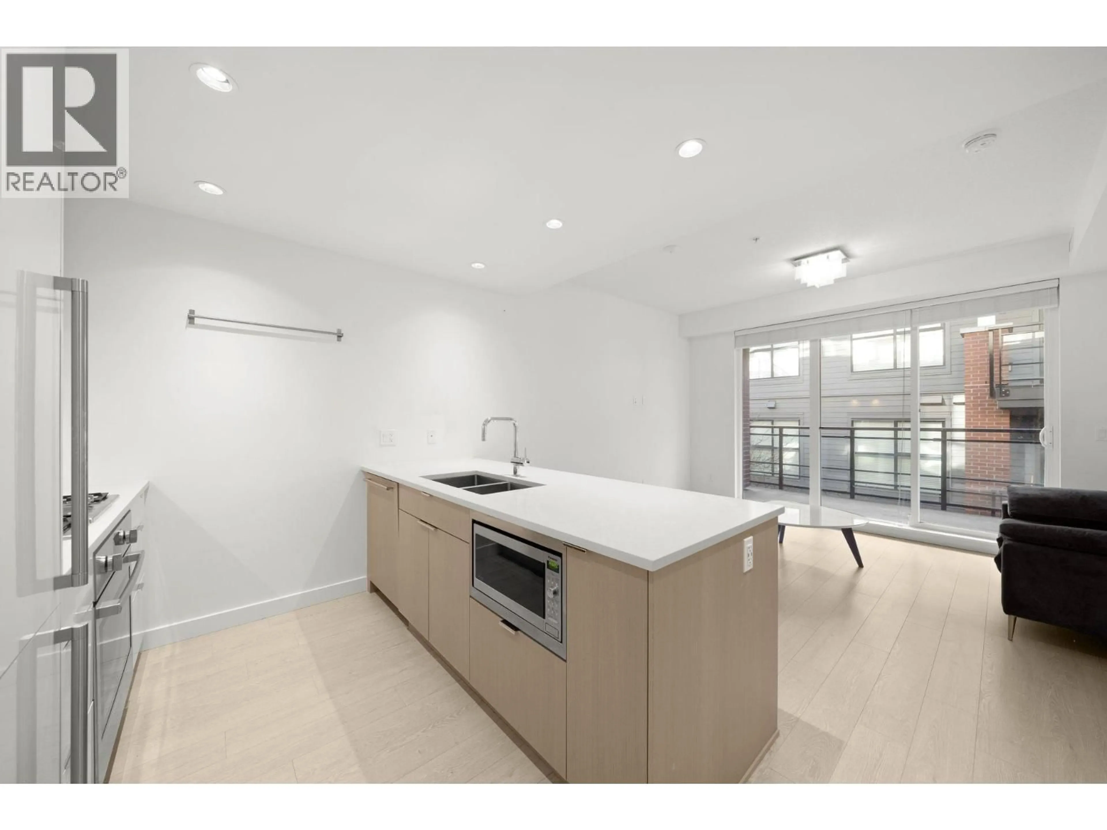 Unknown for 203 - 7928 YUKON STREET, Vancouver British Columbia V5X2Y7