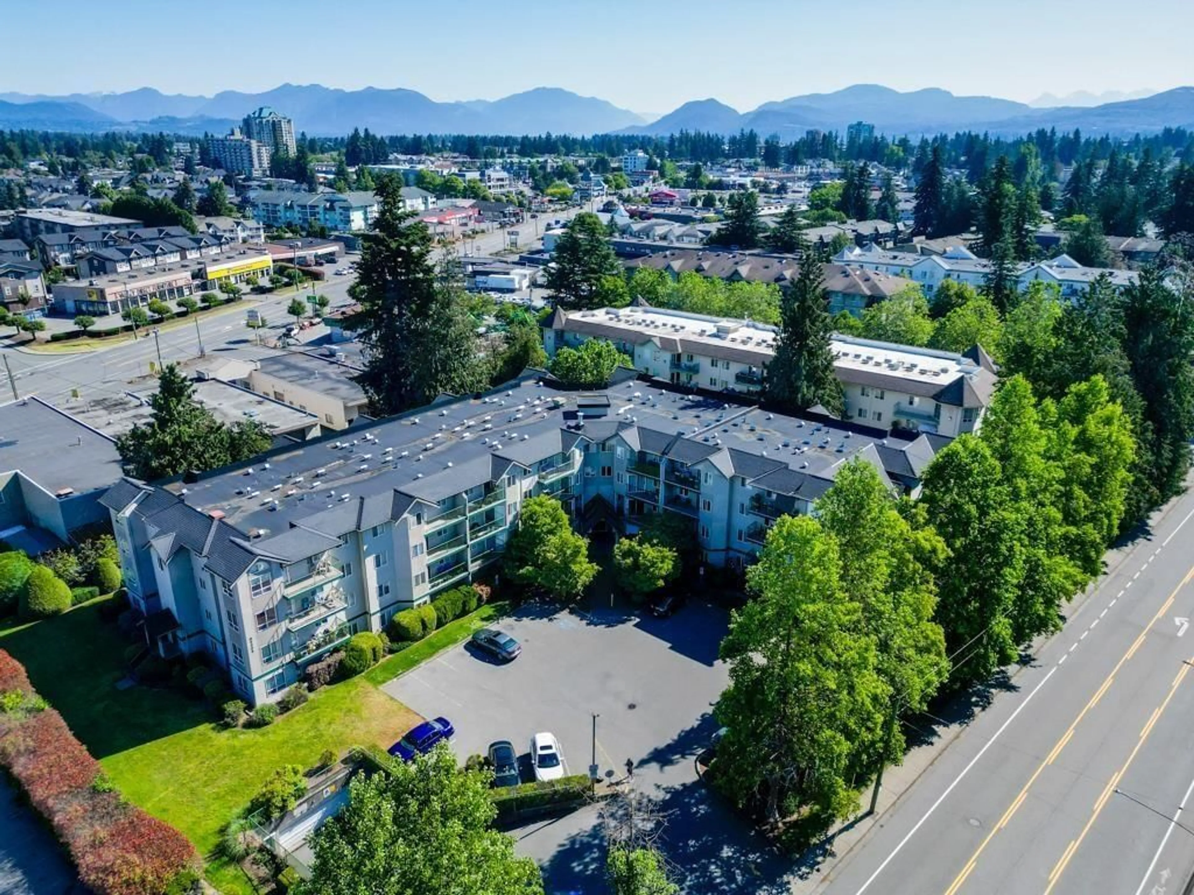 A pic from outside/outdoor area/front of a property/back of a property/a pic from drone, mountain view for 310 - 31771 PEARDONVILLE ROAD, Abbotsford British Columbia V2T5S7