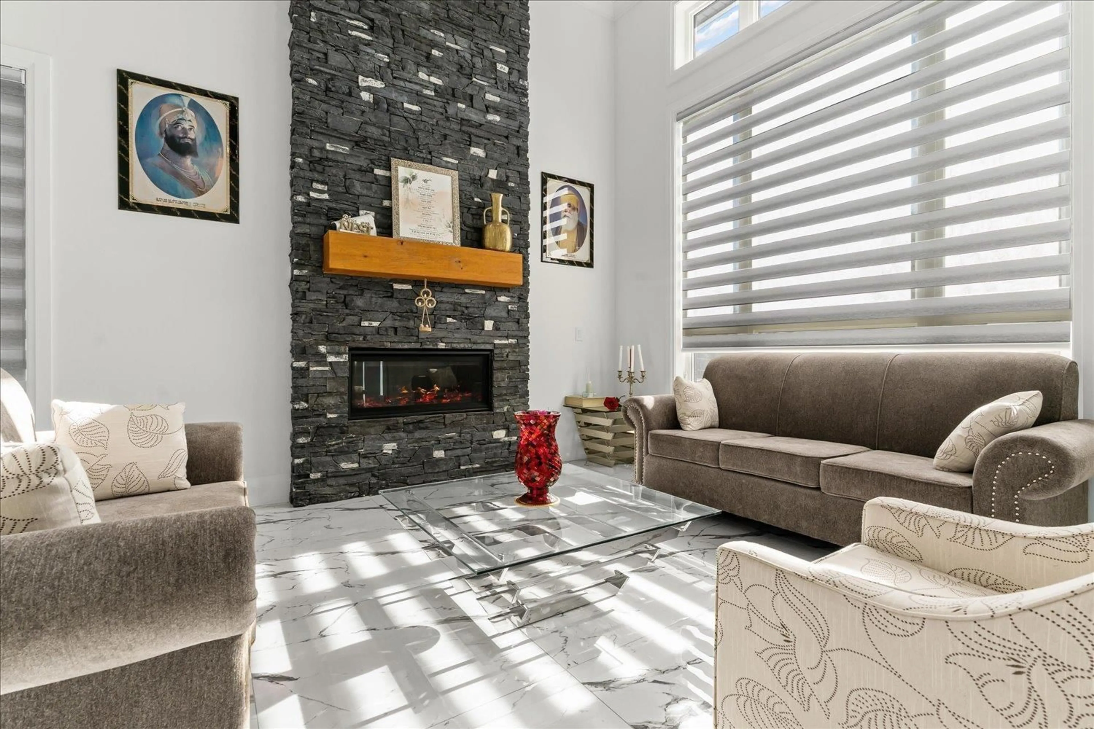 Living room with furniture, ceramic/tile floor for 32597 WILLINGDON CRESCENT, Abbotsford British Columbia V2T1S1