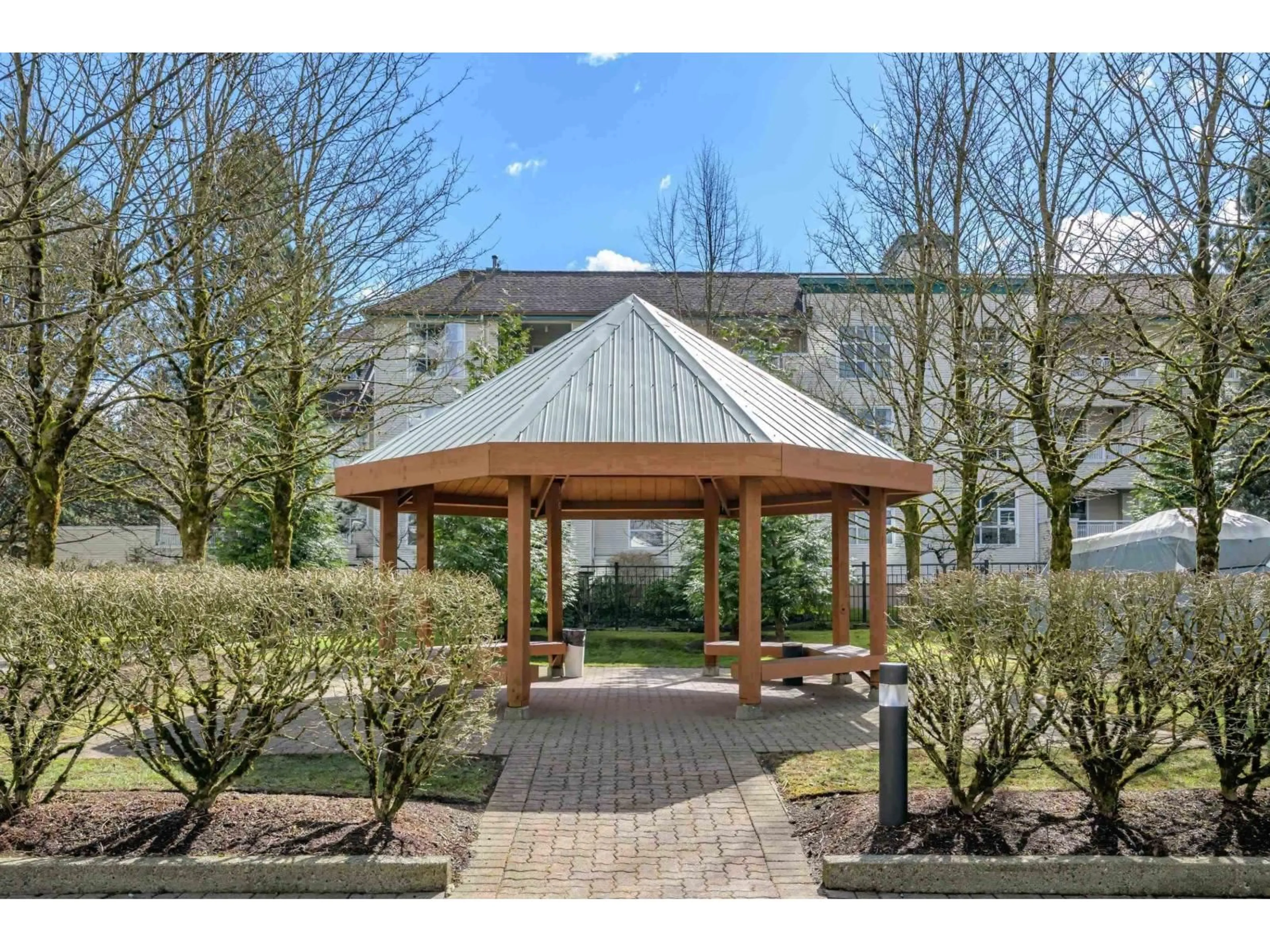 Indoor foyer for 306 - 15030 101 AVENUE, Surrey British Columbia V3R0N3