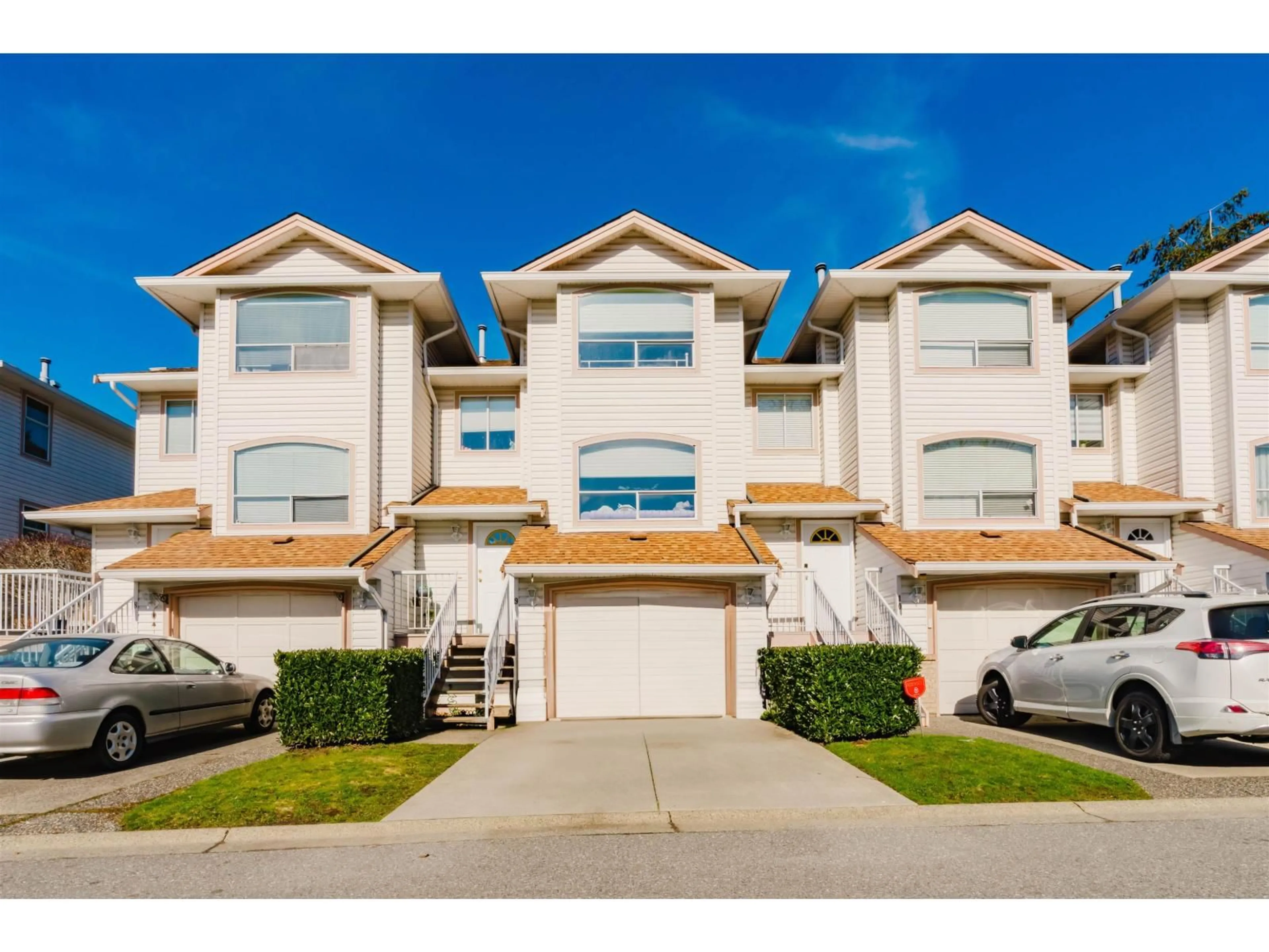 Unknown for 9 - 7140 132 STREET, Surrey British Columbia V3W1J5