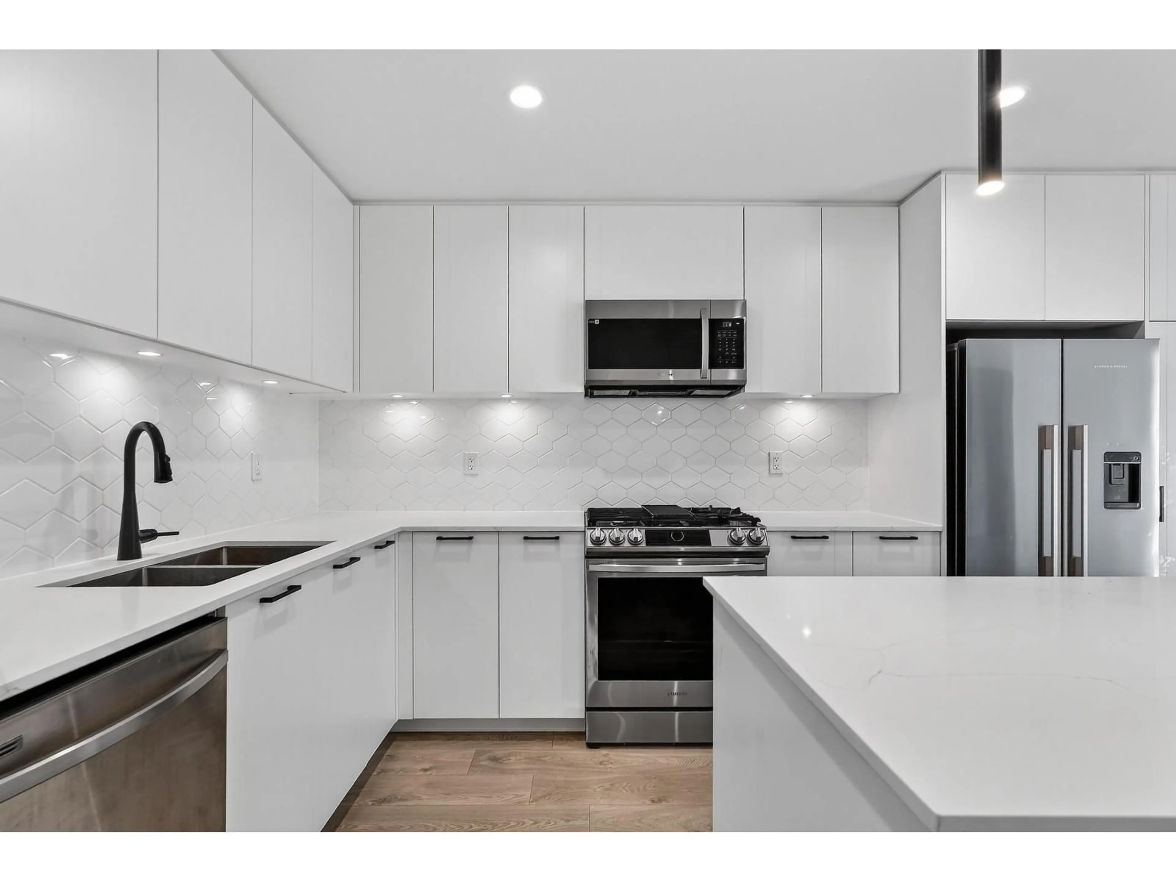 Standard kitchen, unknown for 314 - 8380 200A STREET, Langley British Columbia V2Y3S5