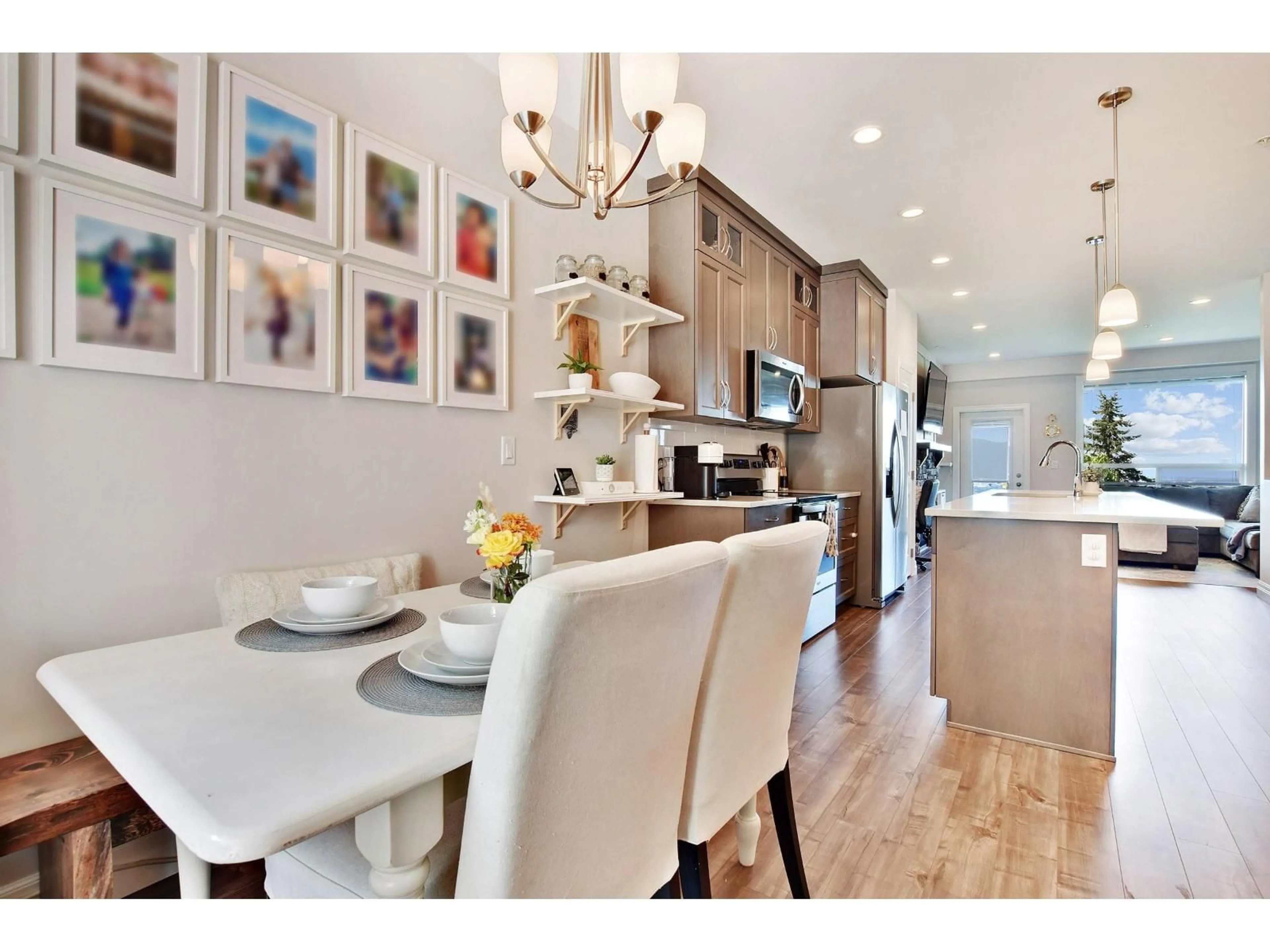 Open concept kitchen, wood/laminate floor for 139 - 6026 LINDEMAN STREET, Chilliwack British Columbia V2R0W1