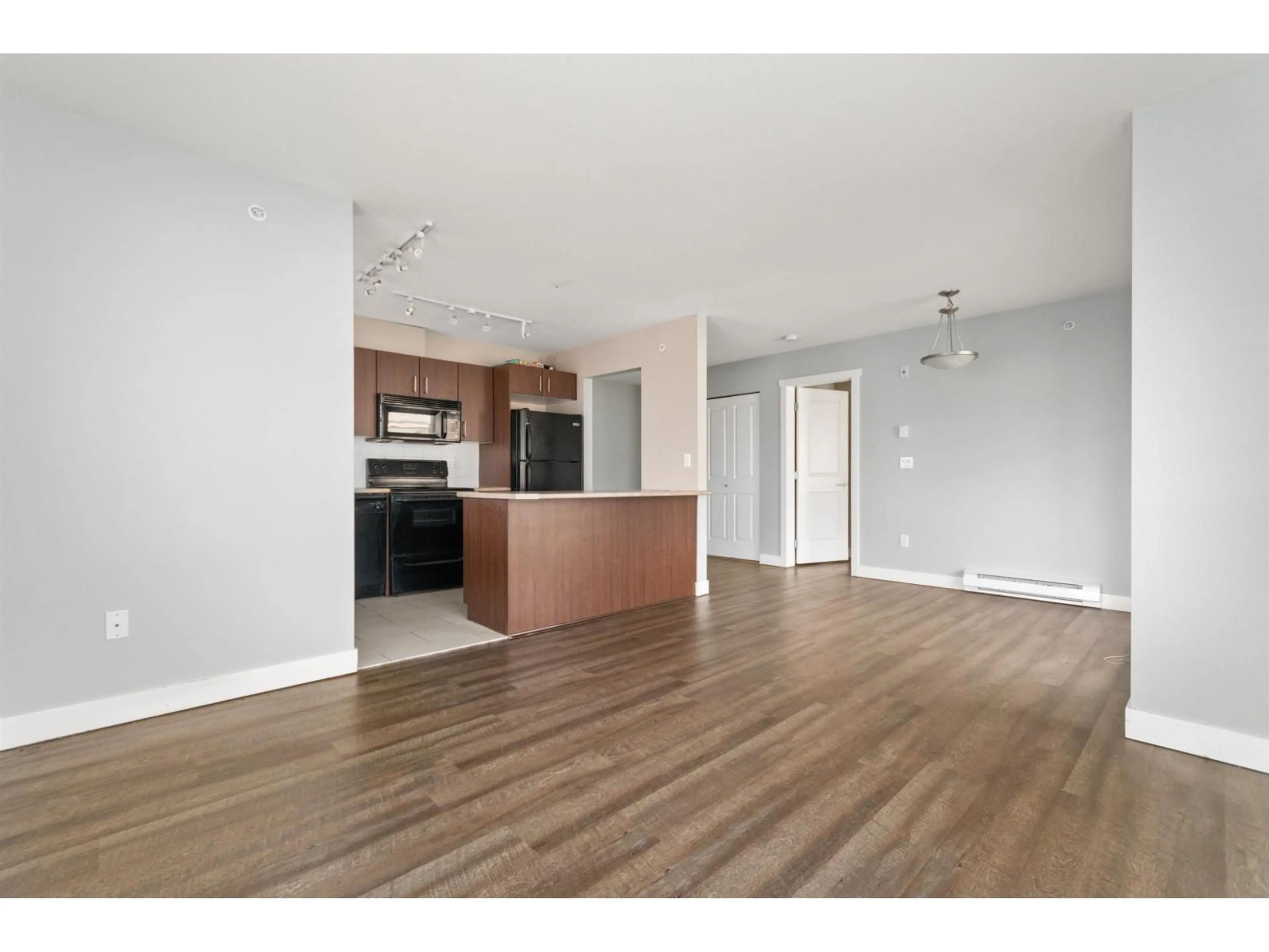 Unknown for 402 - 45561 YALE ROAD, Chilliwack British Columbia V2P0A8