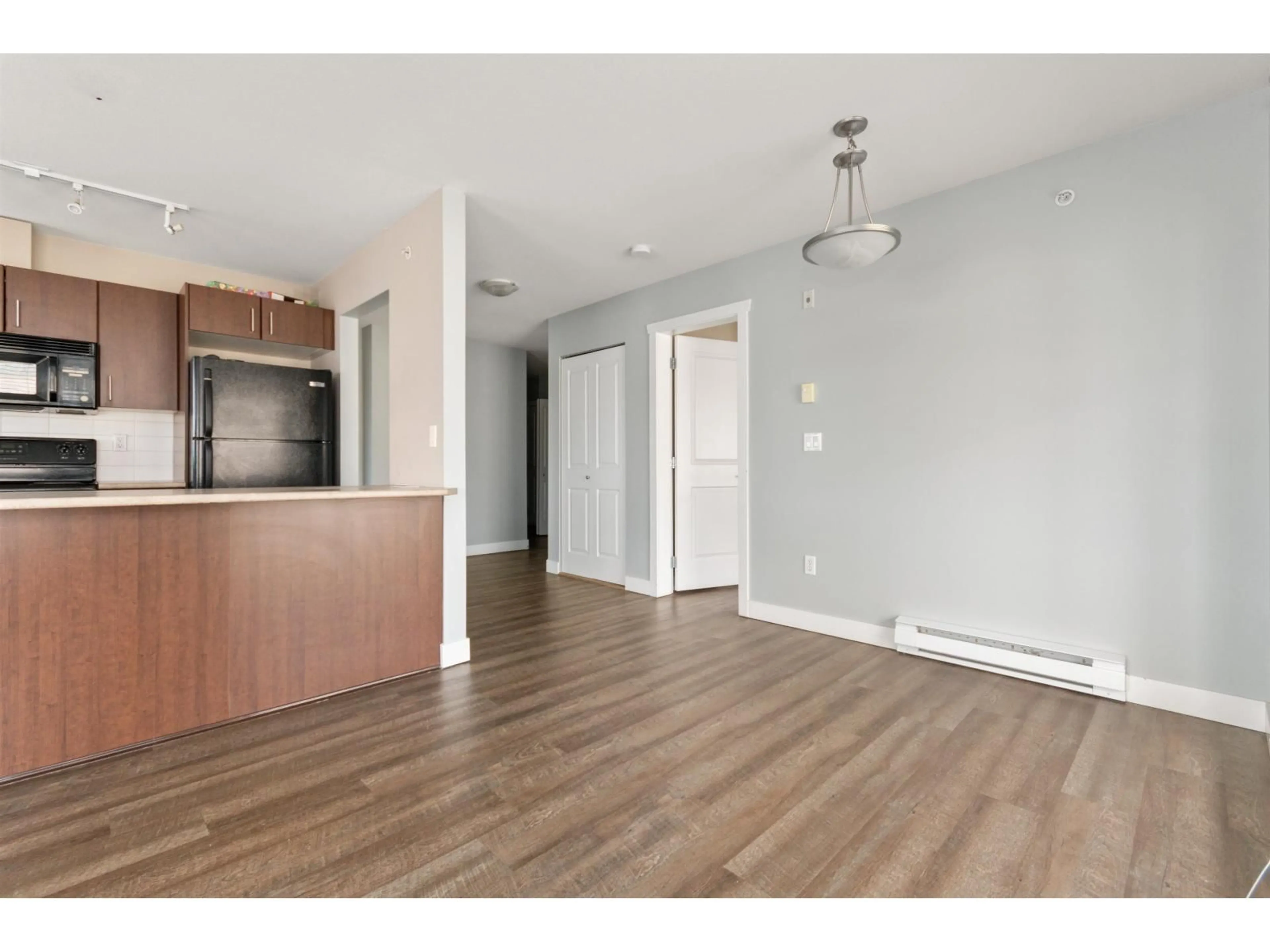 Unknown for 402 - 45561 YALE ROAD, Chilliwack British Columbia V2P0A8