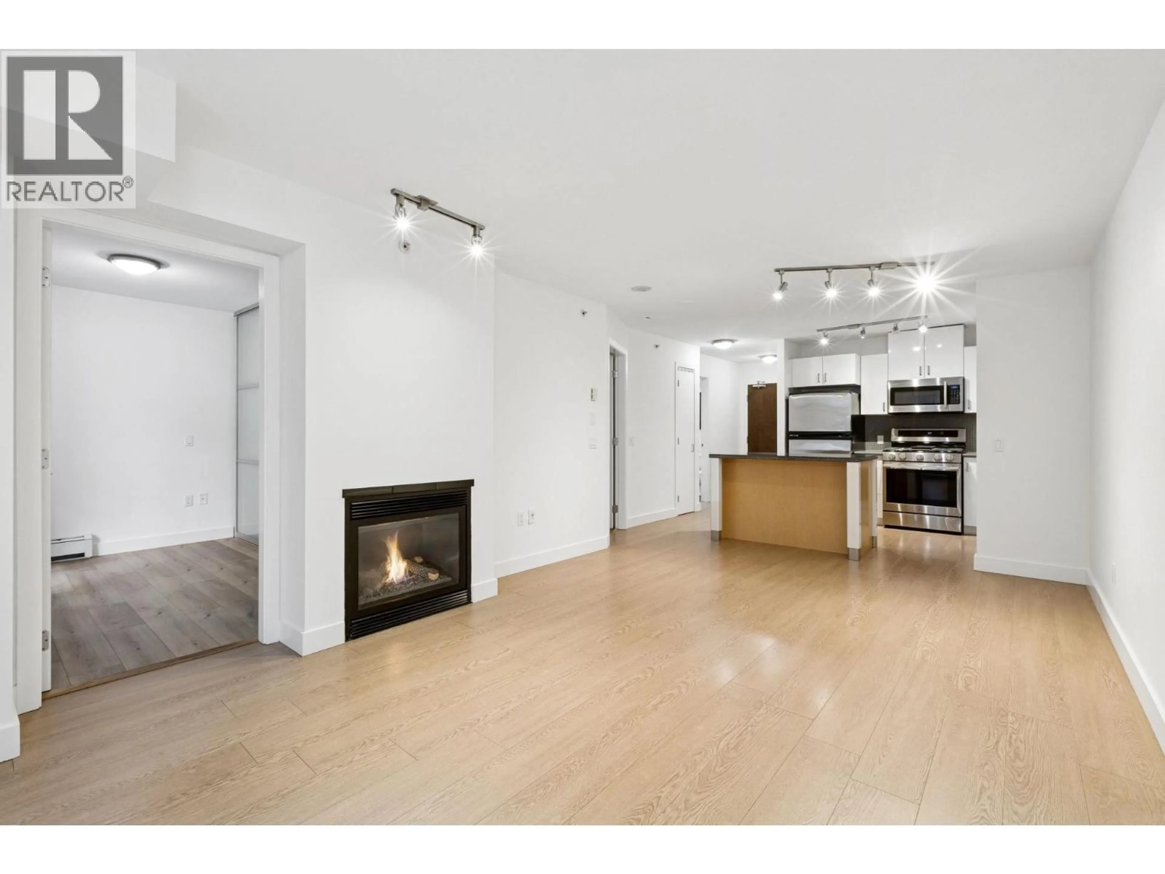 Unknown for 104 - 175 1ST STREET, North Vancouver British Columbia V7M3N9