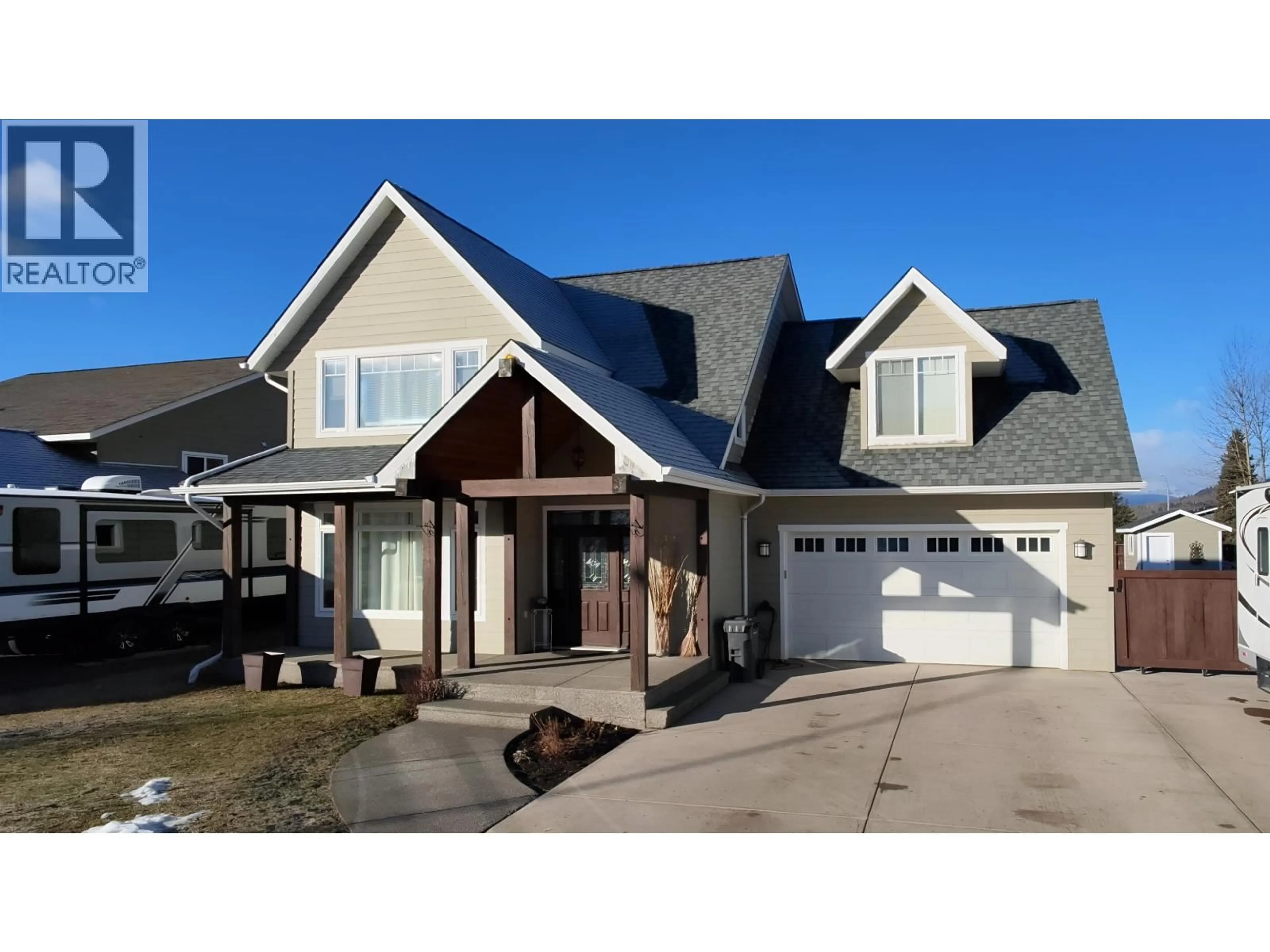 Home with vinyl exterior material, street for 2831 ELLIOTT CRESCENT, Houston British Columbia V0J1Z0