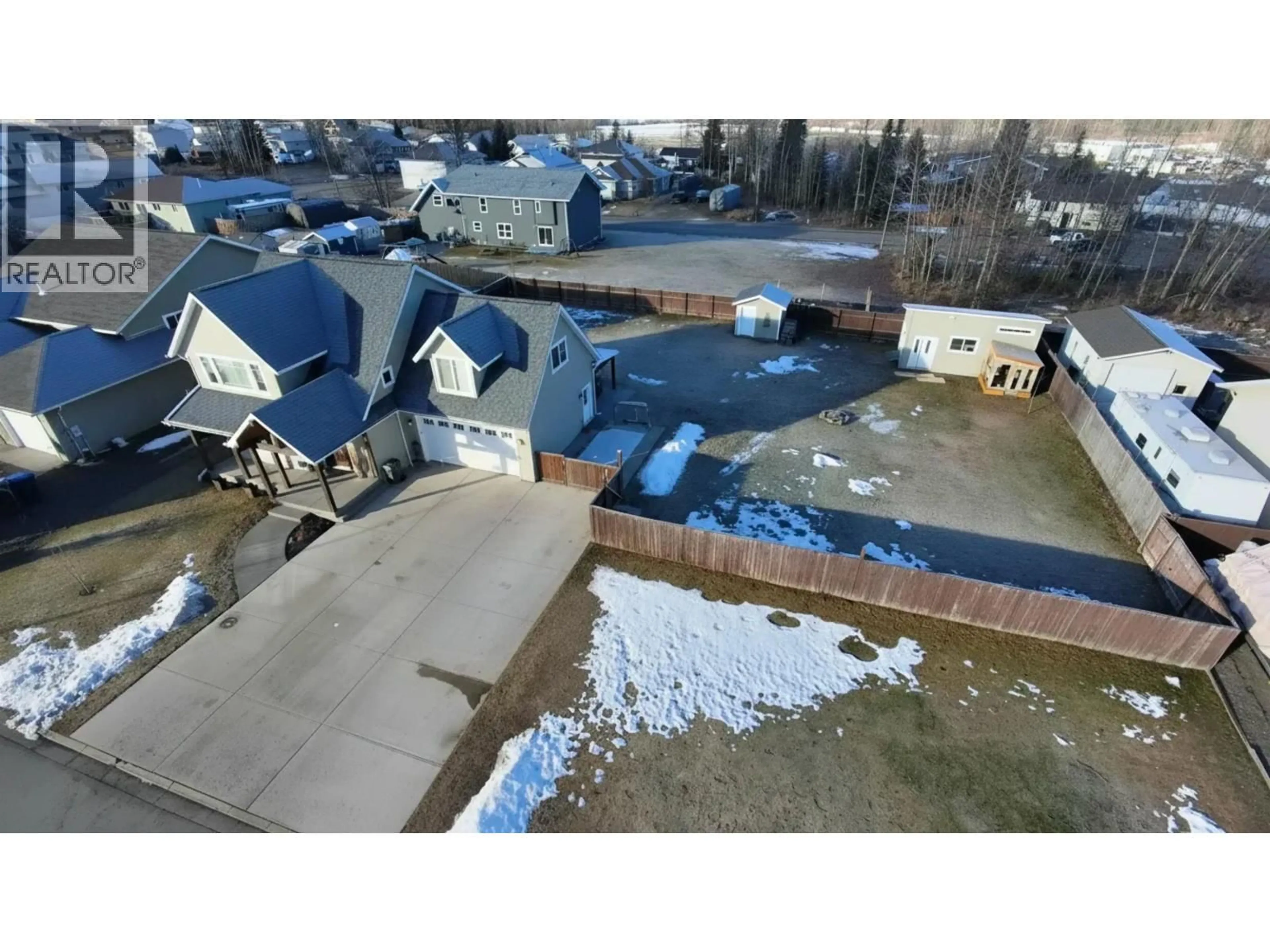 A pic from outside/outdoor area/front of a property/back of a property/a pic from drone, street for 2831 ELLIOTT CRESCENT, Houston British Columbia V0J1Z0