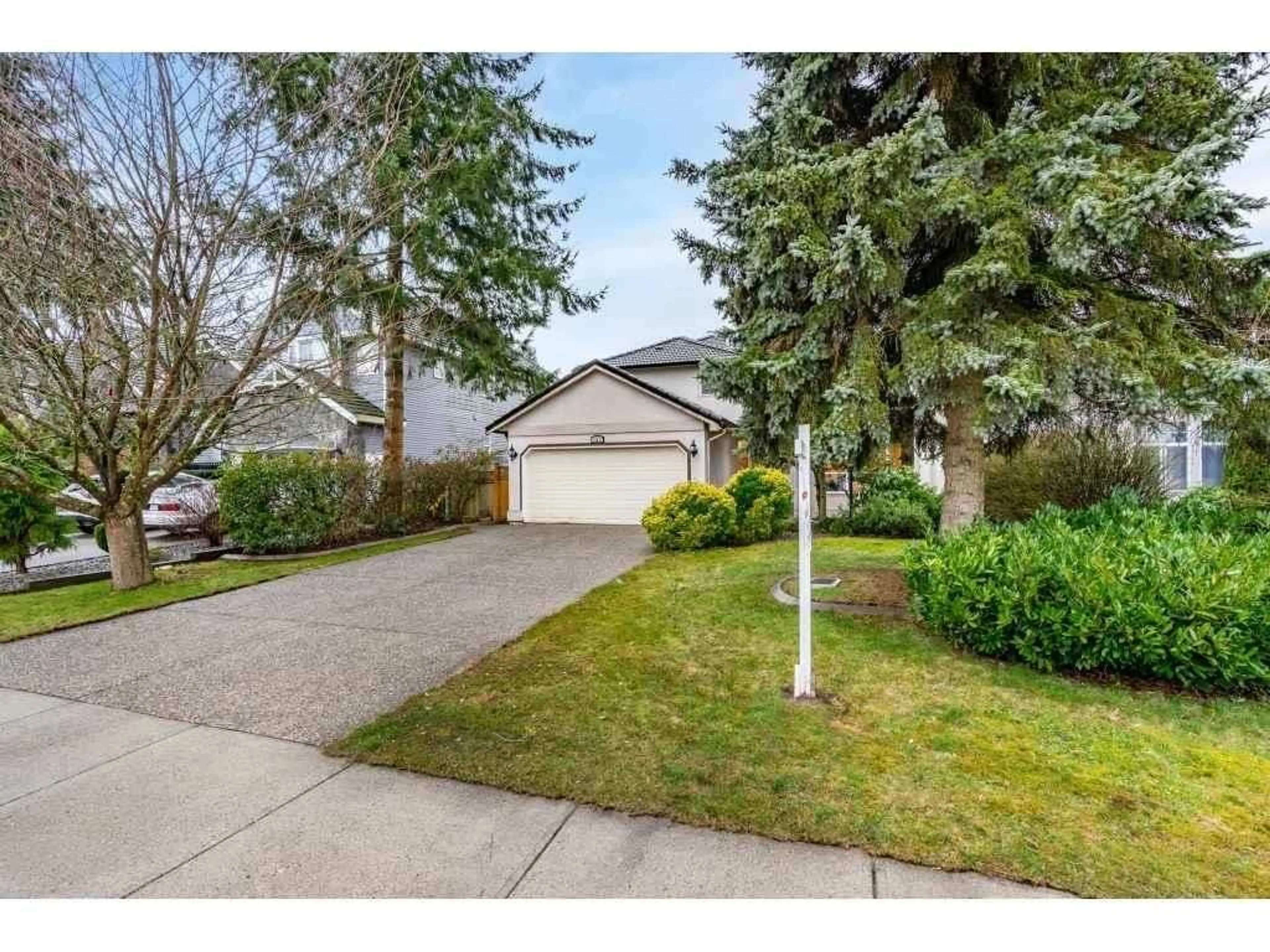 A pic from outside/outdoor area/front of a property/back of a property/a pic from drone, street for 11071 160A STREET, Surrey British Columbia V4N4R5