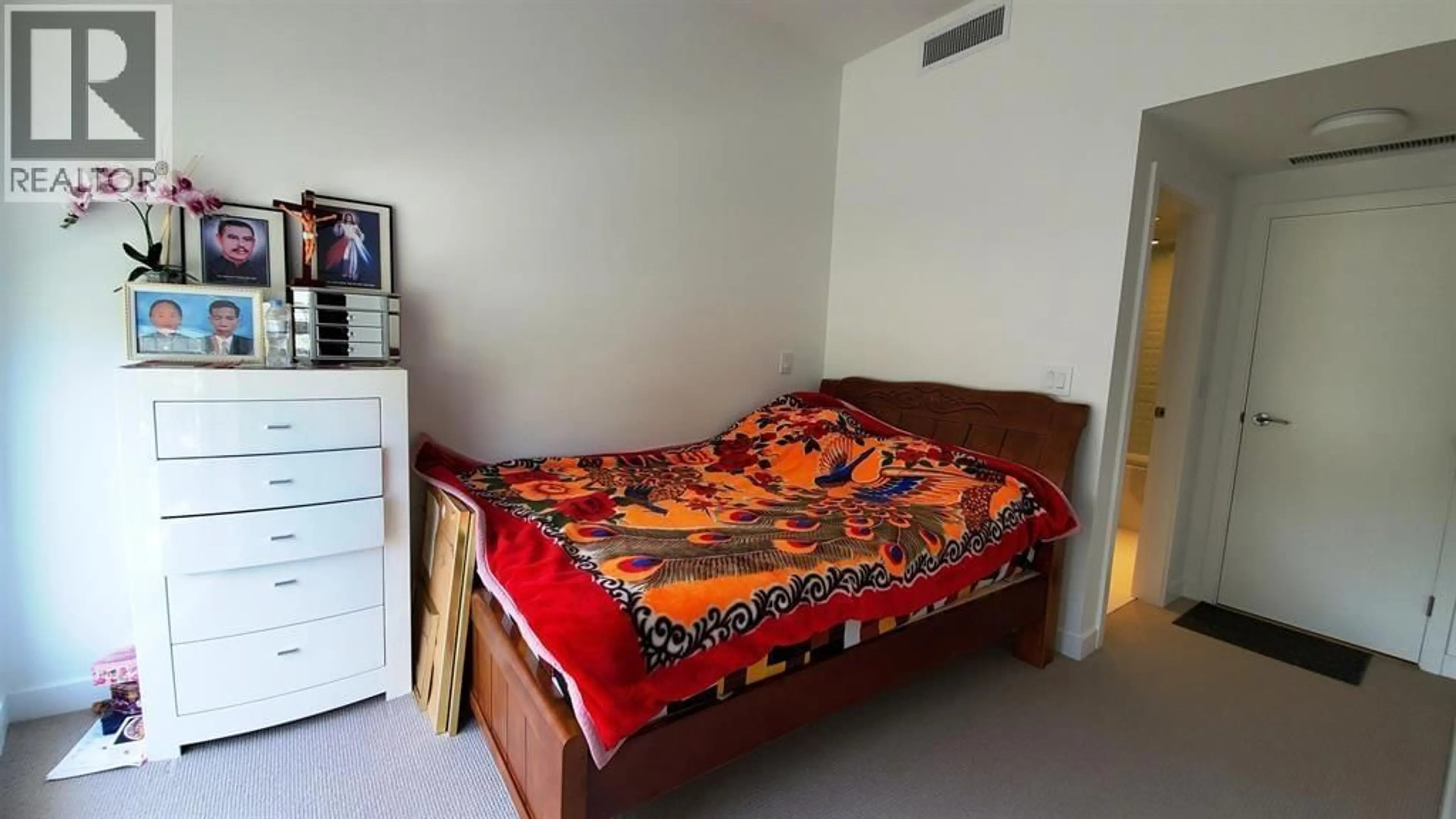 A pic of a room for 312 - 2220 KINGSWAY, Vancouver British Columbia V5N2T7