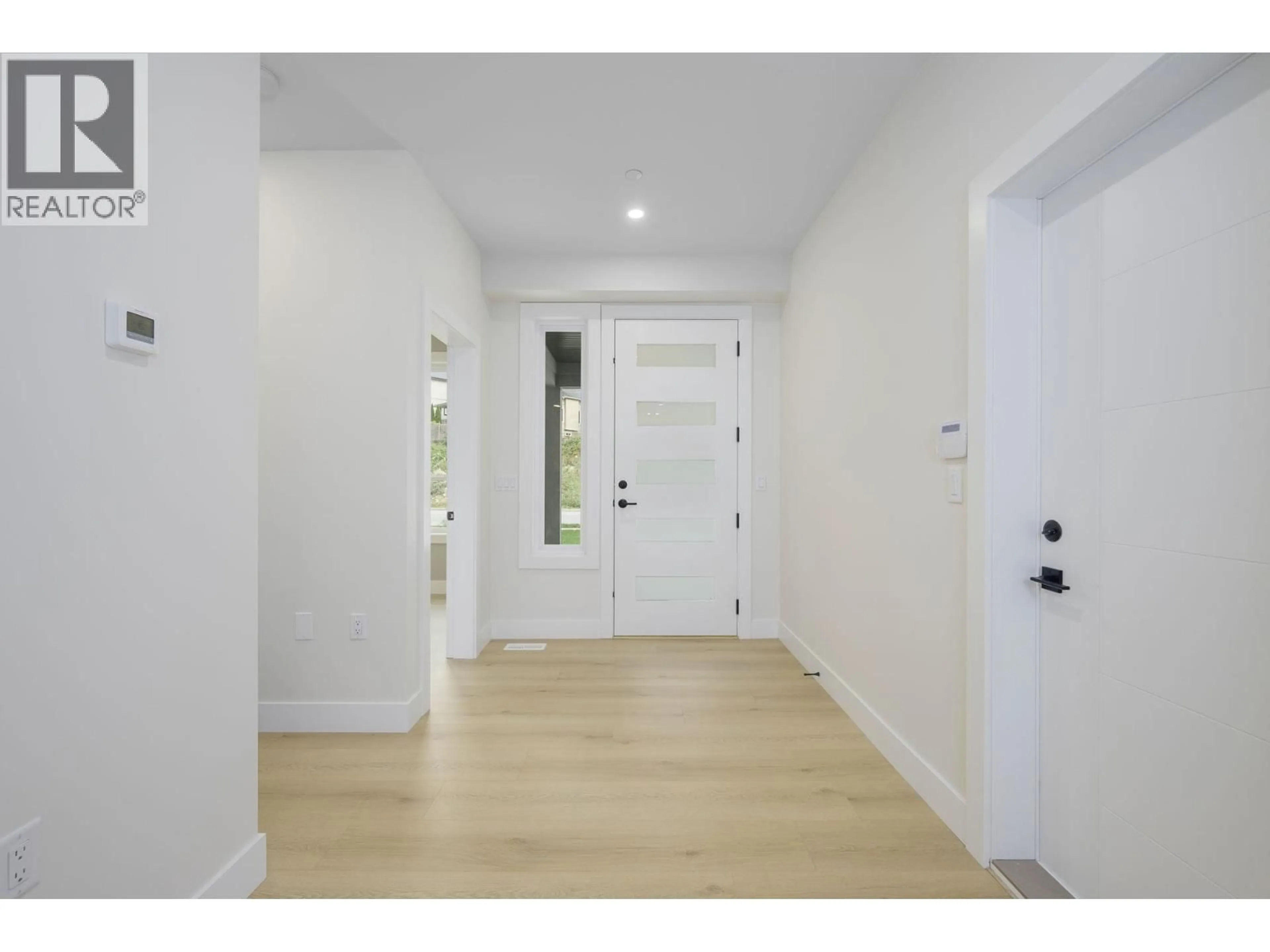 Indoor entryway for 23349 CROSS ROAD, Maple Ridge British Columbia V4R0C8