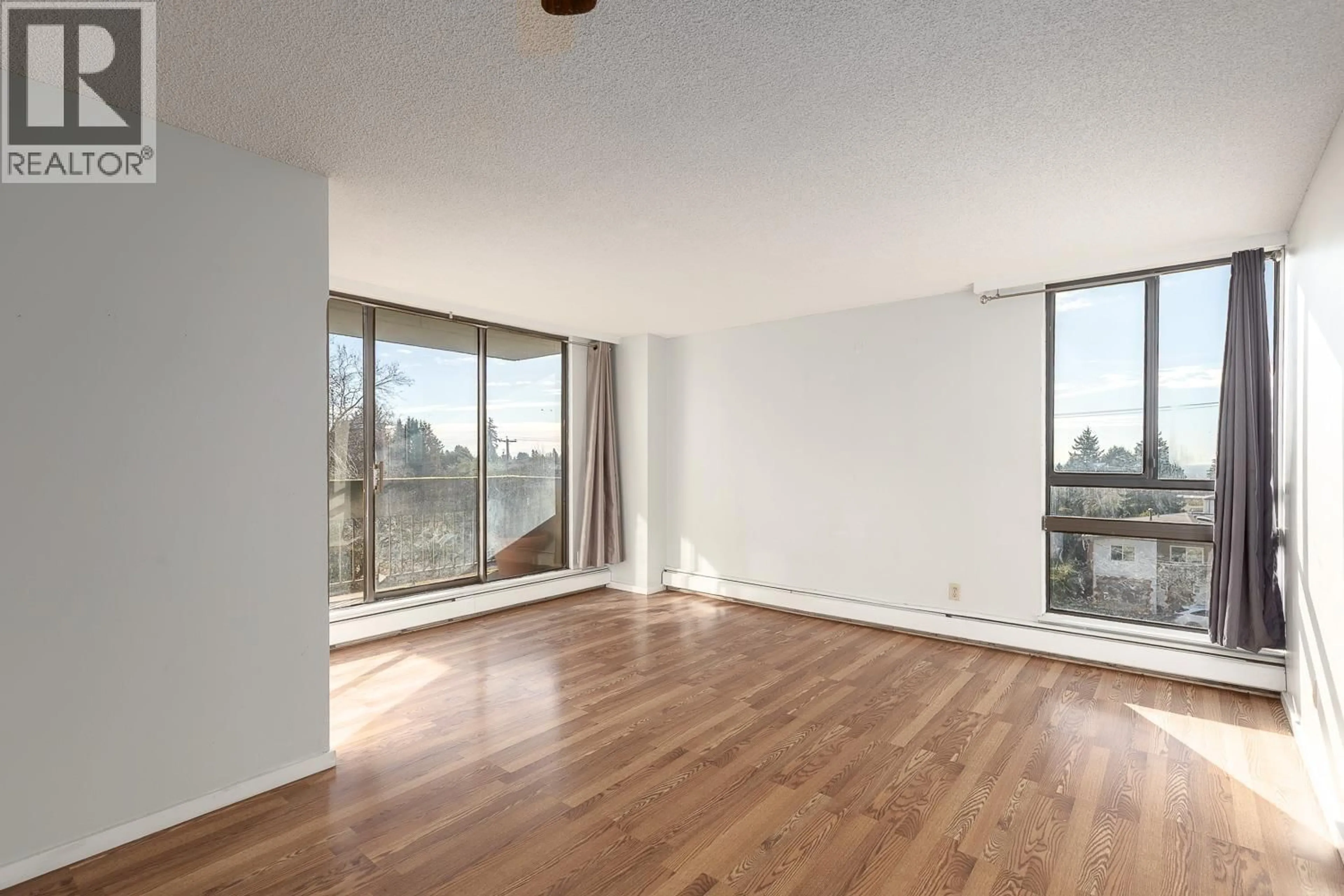 A pic of a room for 403 - 4105 IMPERIAL STREET, Burnaby British Columbia V5J1A6