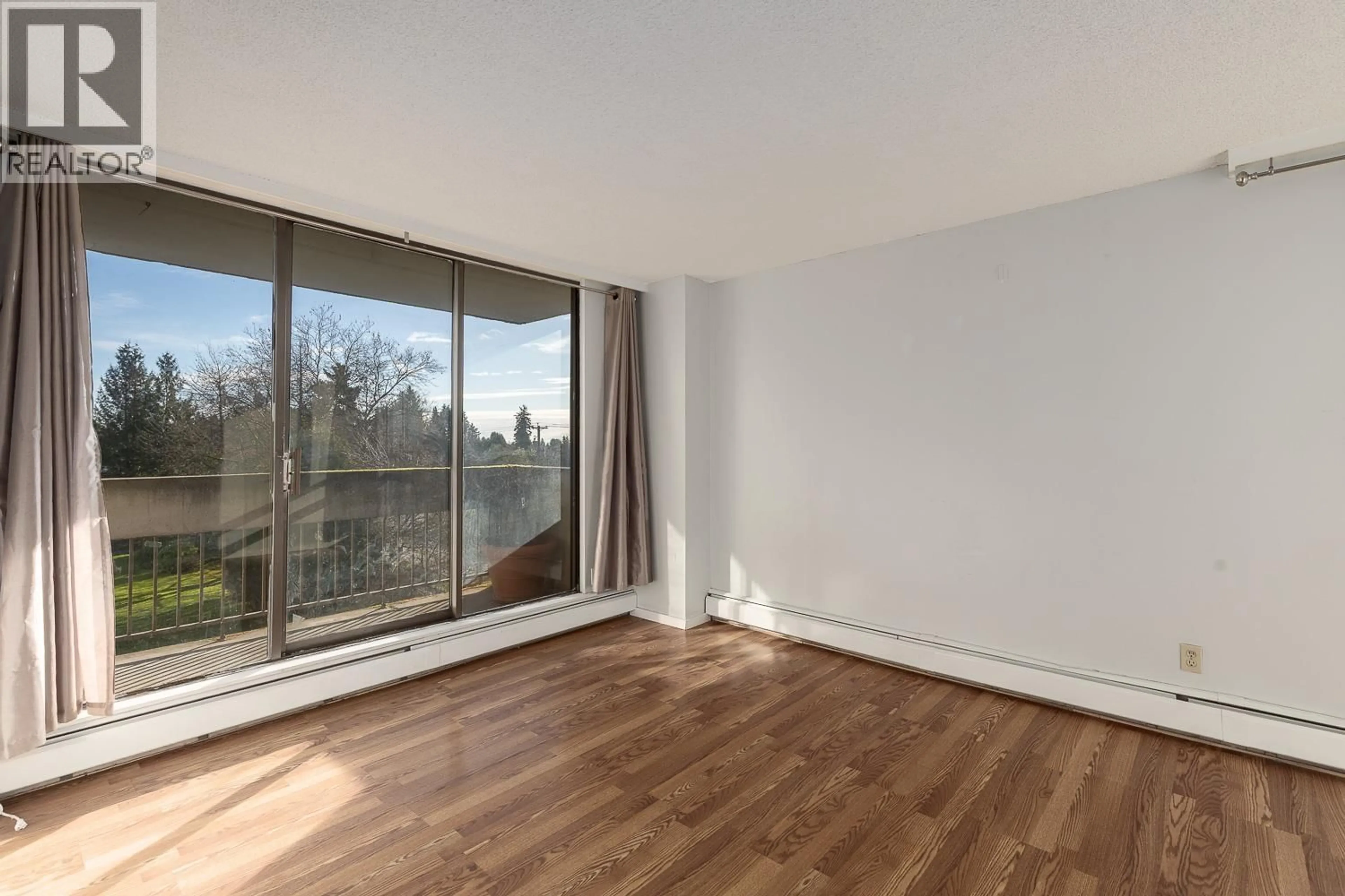 A pic of a room for 403 - 4105 IMPERIAL STREET, Burnaby British Columbia V5J1A6