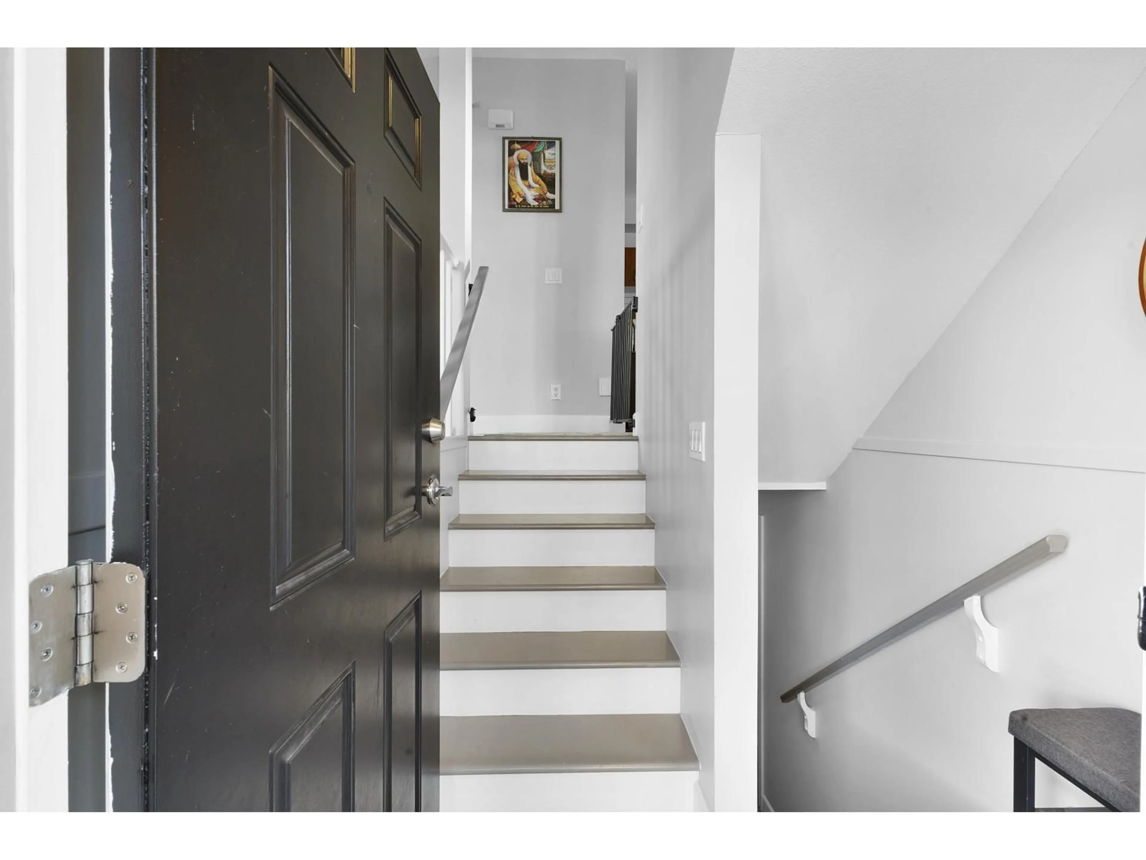 Indoor foyer for 17 - 16772 61 AVENUE, Surrey British Columbia V3S4P2