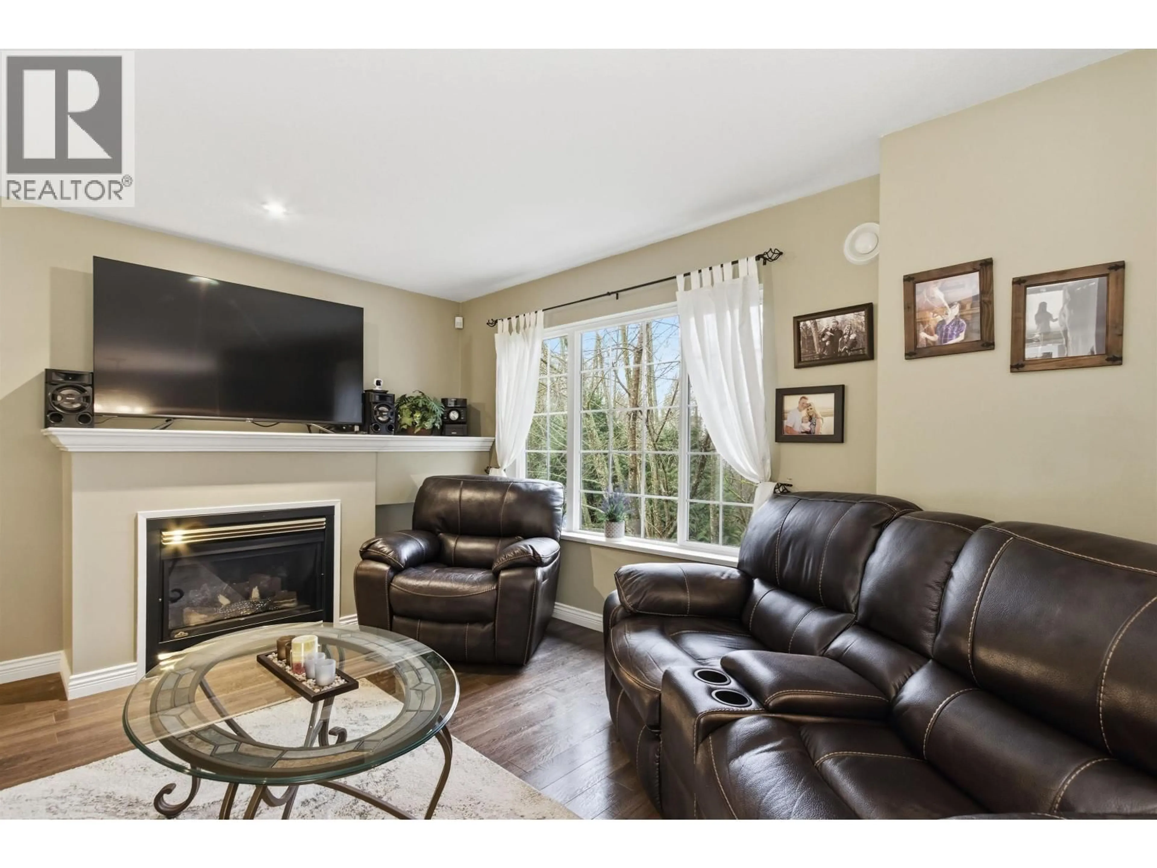 Living room with furniture, unknown for 61 - 11355 236 STREET, Maple Ridge British Columbia V2W1W4