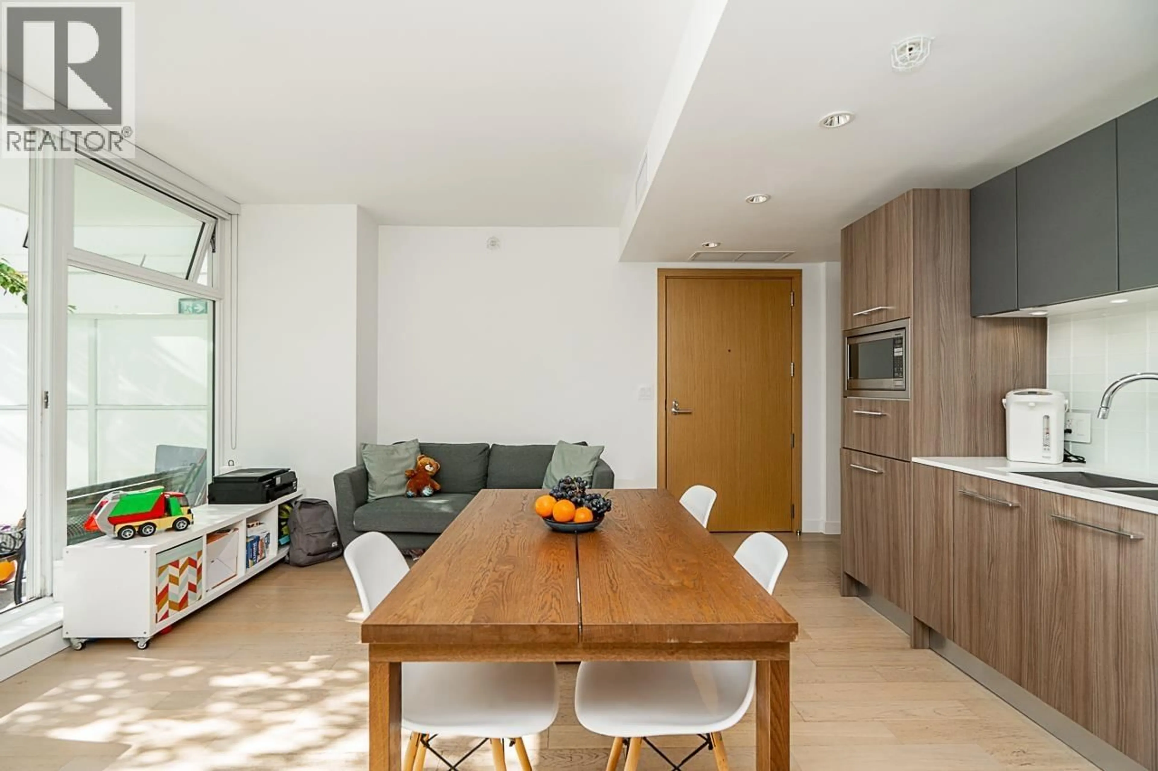 Unknown for 301 - 4638 GLADSTONE STREET, Vancouver British Columbia V5N0G5