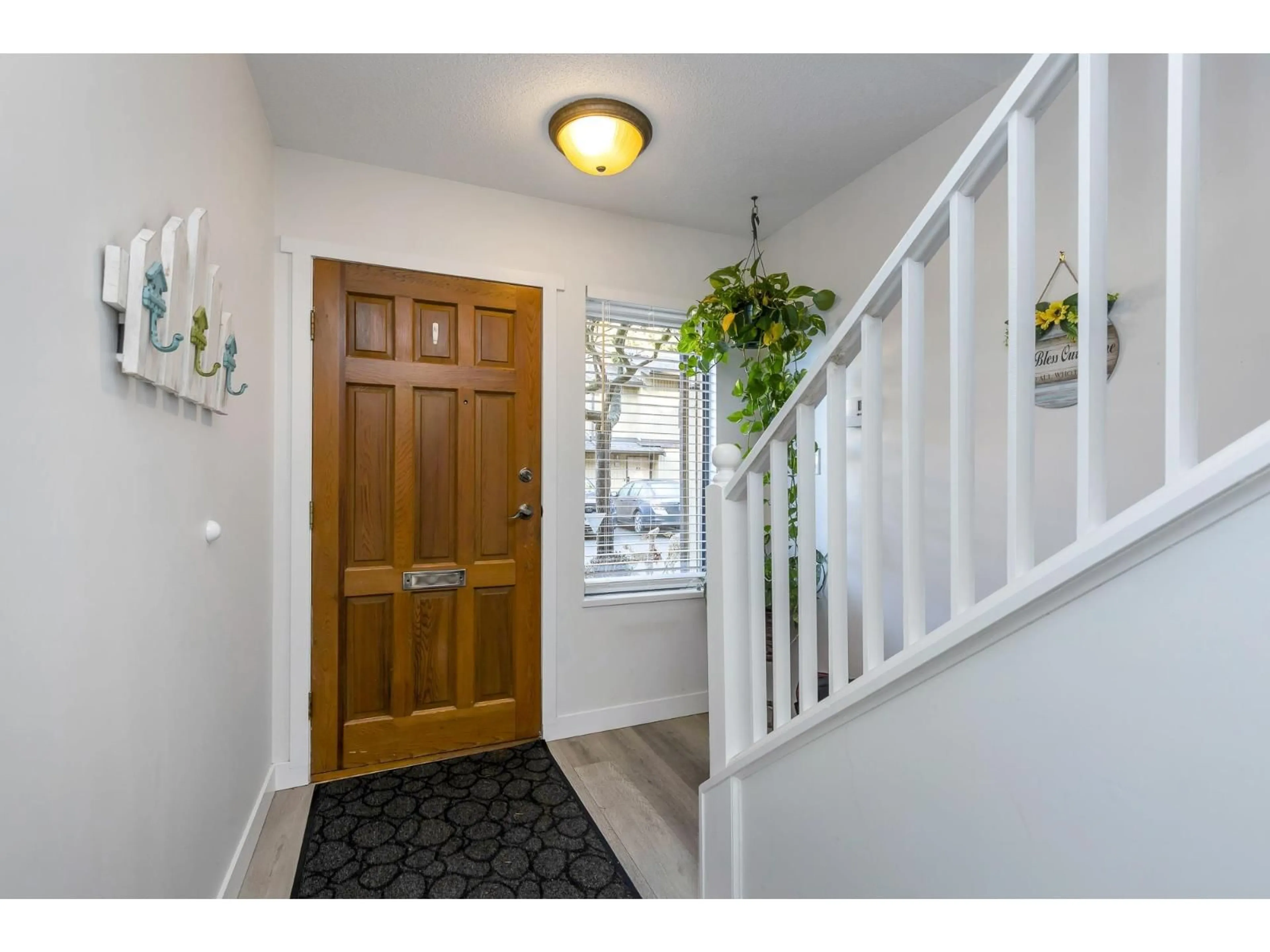 Indoor entryway for 30 - 2998 MOUAT DRIVE, Abbotsford British Columbia V2T4E6