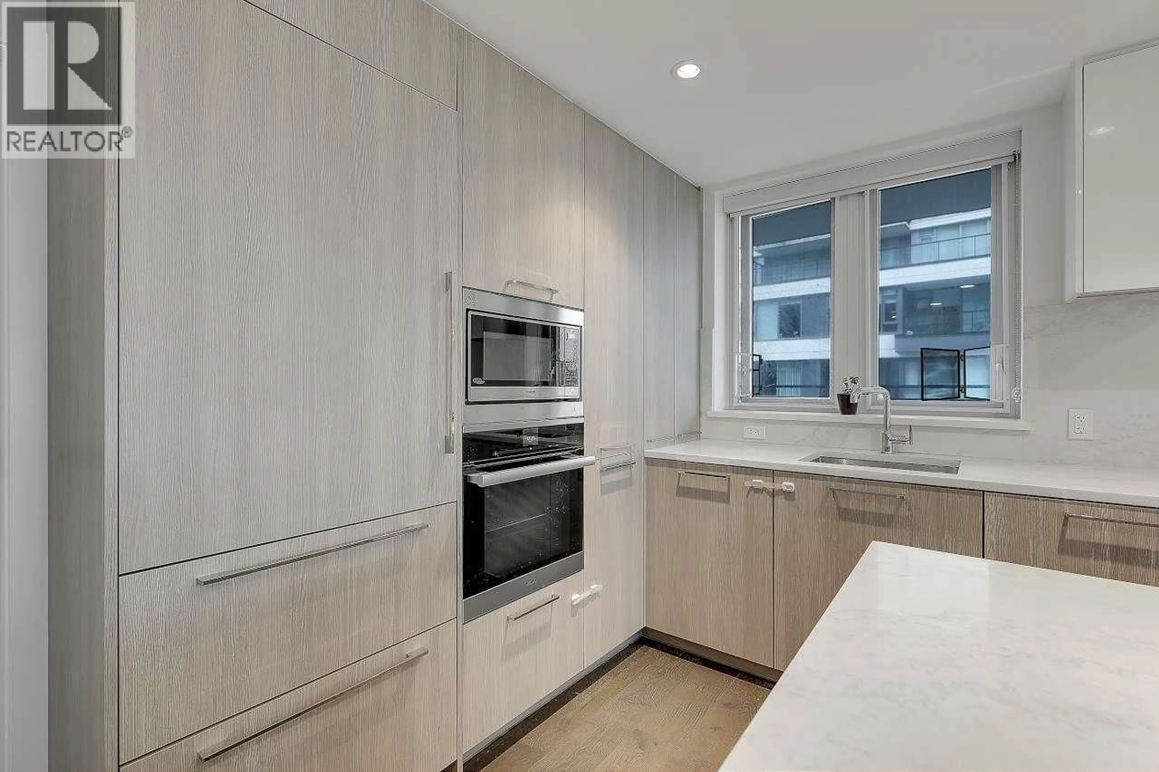 Unknown for 1003 - 3331 NO. 3 ROAD, Richmond British Columbia V6X2B6