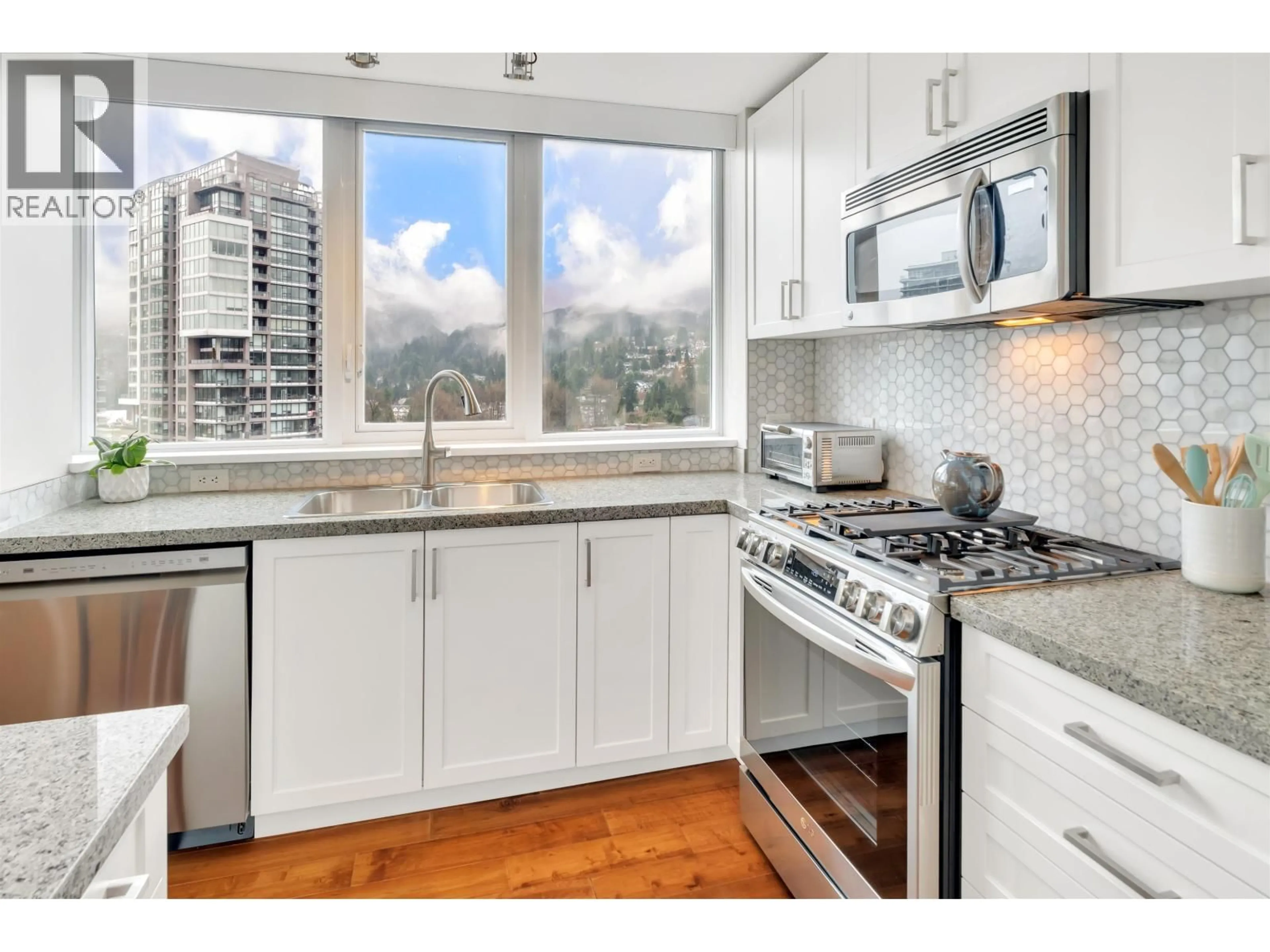 Standard kitchen, unknown for 2108 - 660 NOOTKA WAY, Port Moody British Columbia V3H0B7