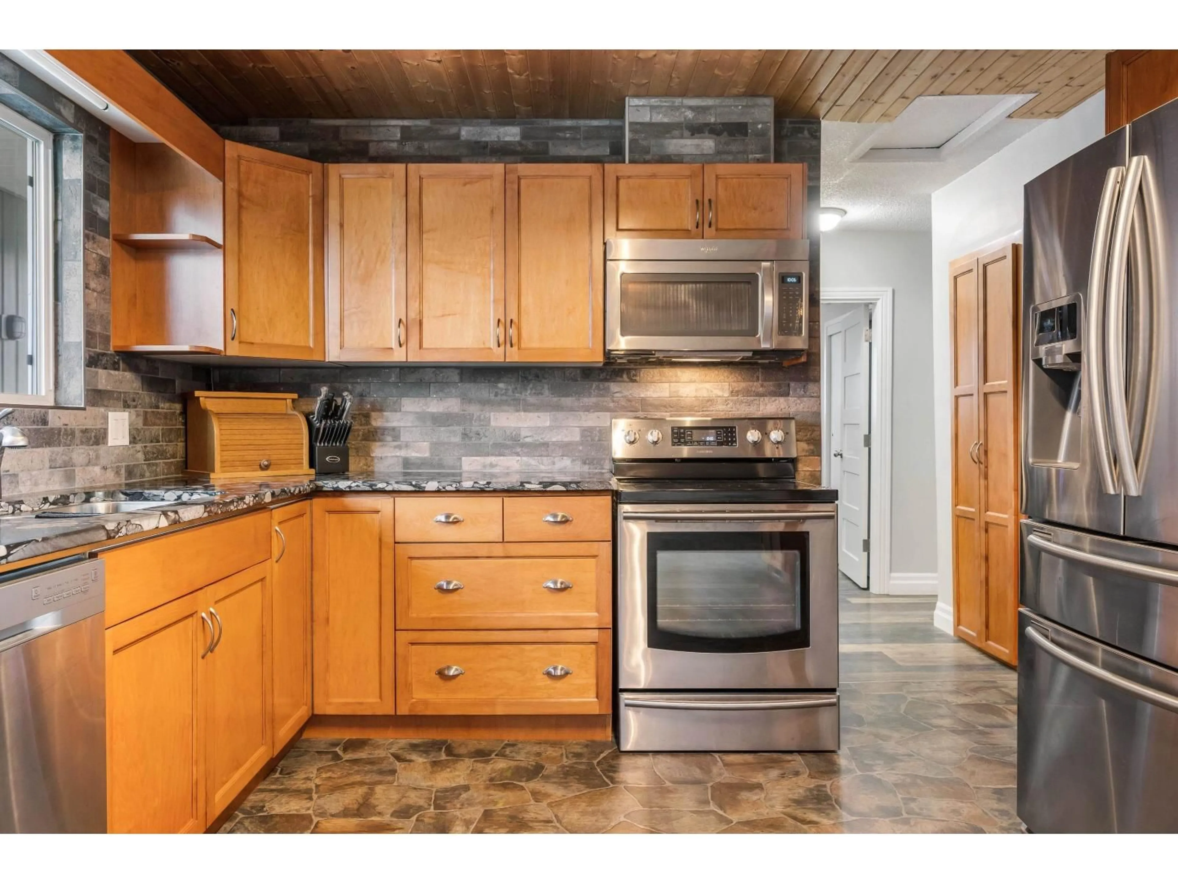 Standard kitchen, unknown for 45291 HAIG DRIVE, Chilliwack British Columbia V2R1K3