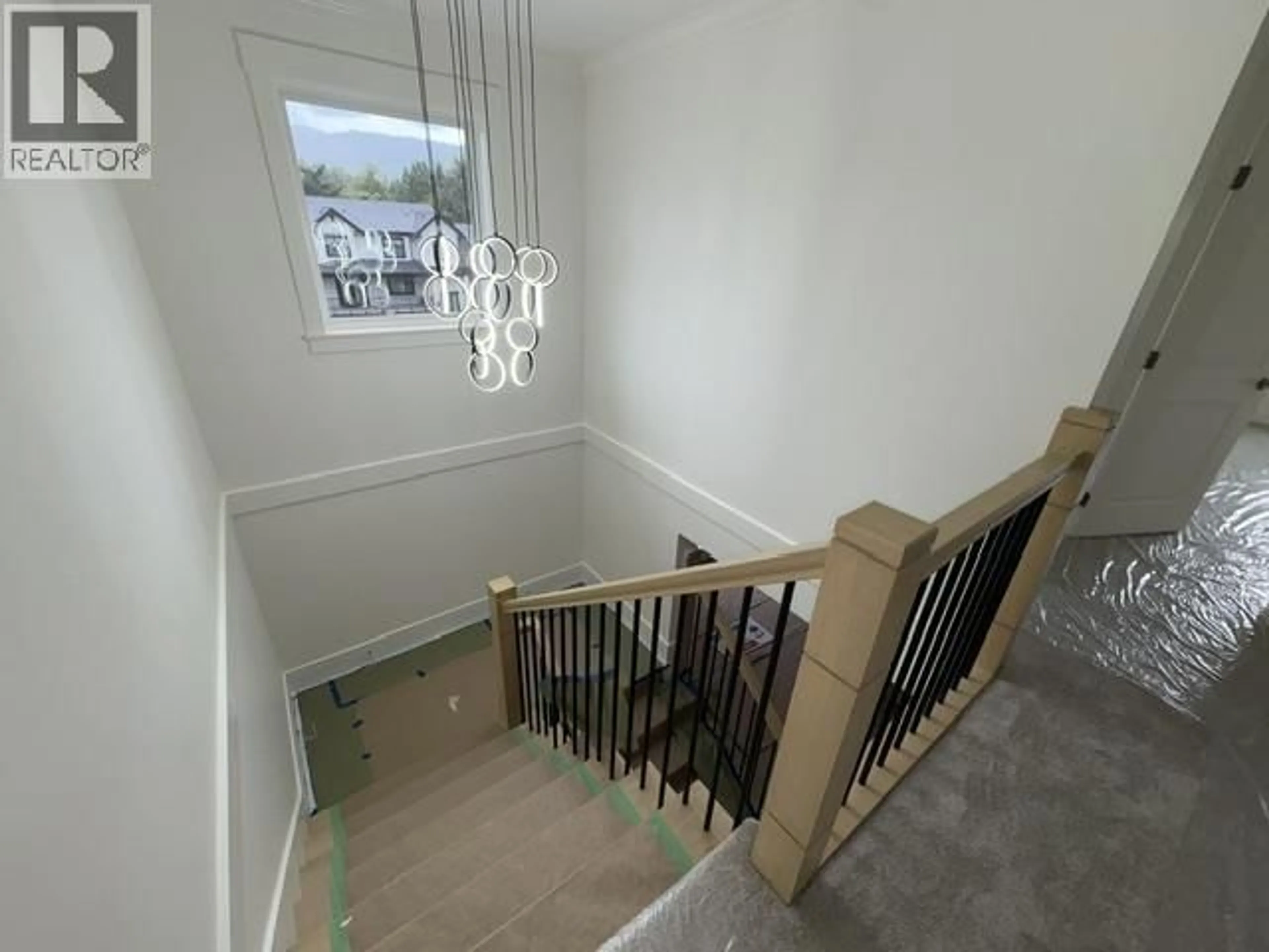Stairs for 11077 241A STREET, Maple Ridge British Columbia V2W0K5