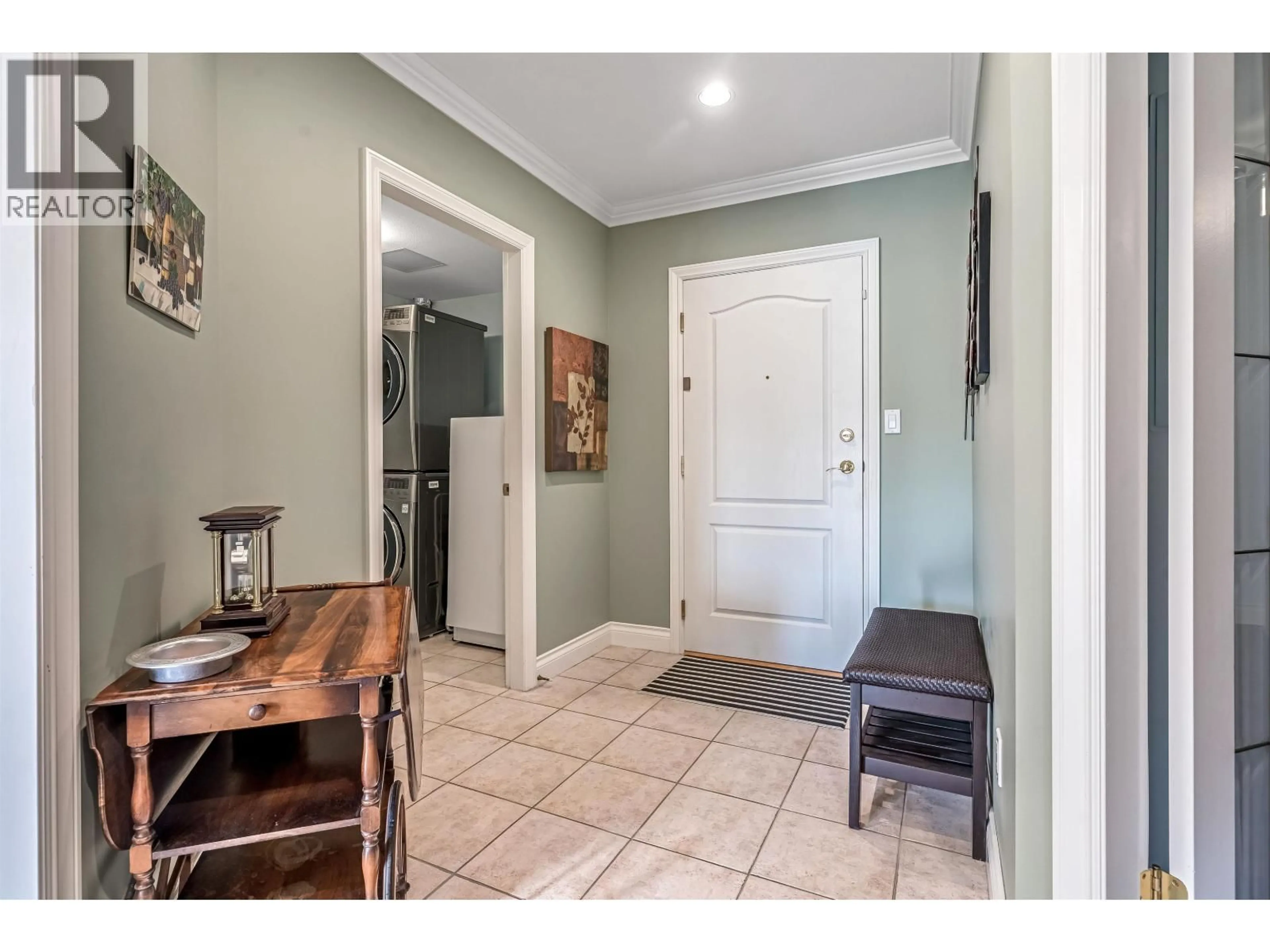 Indoor entryway for 205 - 1320 55 STREET, Delta British Columbia V4M3K3