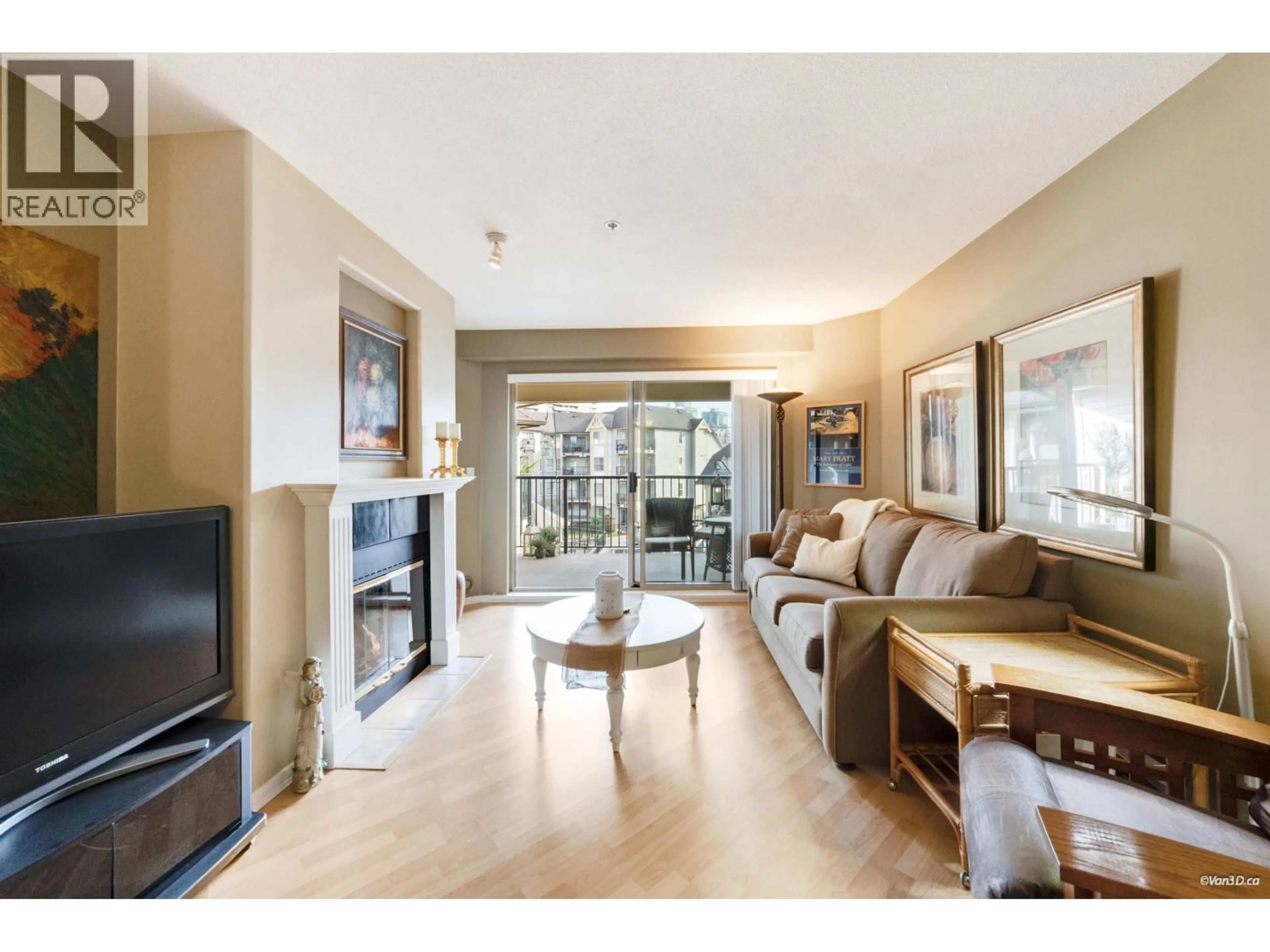 Living room with furniture, unknown for 510 - 215 TWELFTH STREET, New Westminster British Columbia V3M4H4