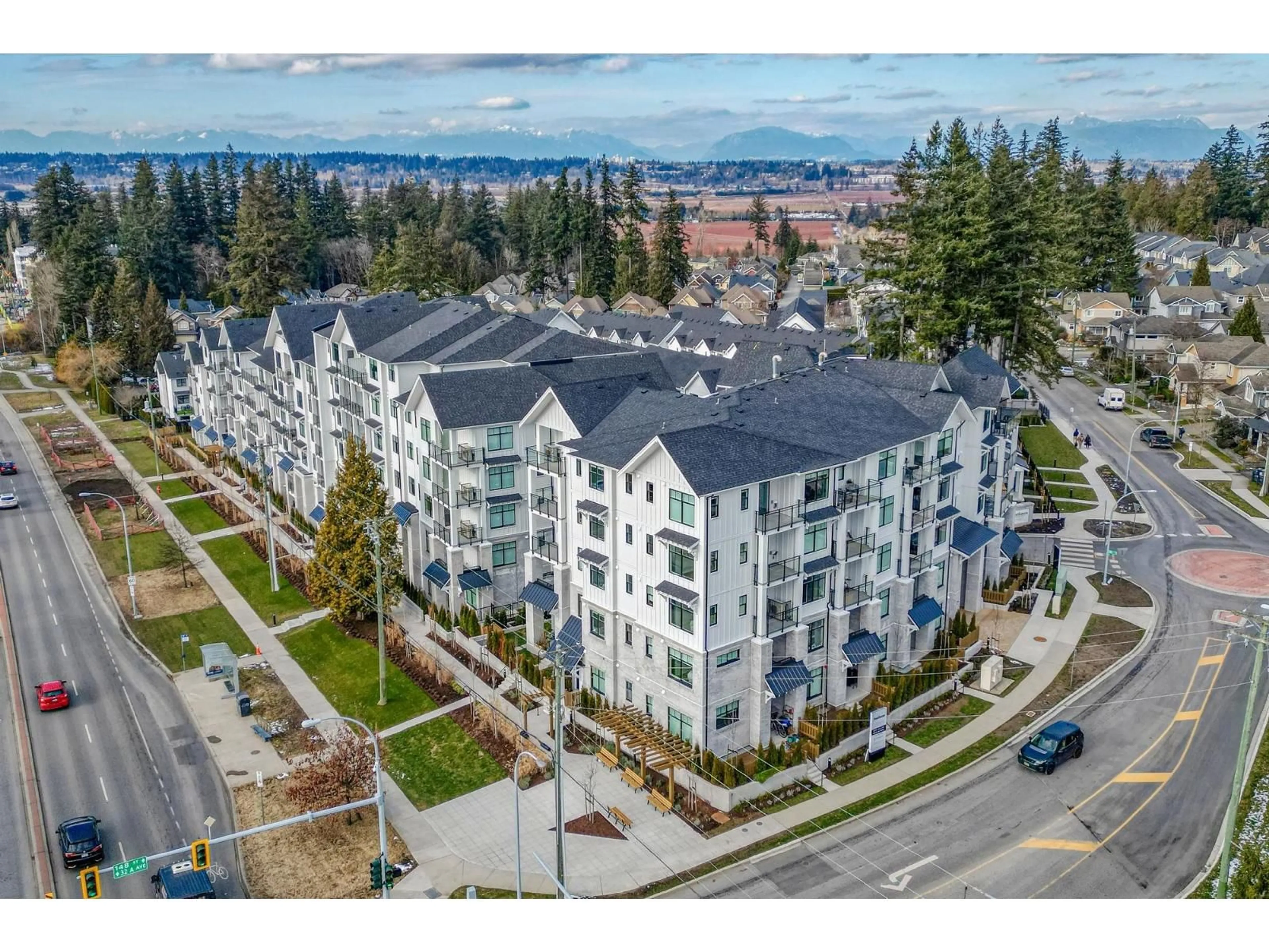 A pic from outside/outdoor area/front of a property/back of a property/a pic from drone, unknown for 404 - 3315 148 STREET, Surrey British Columbia V4P0H5