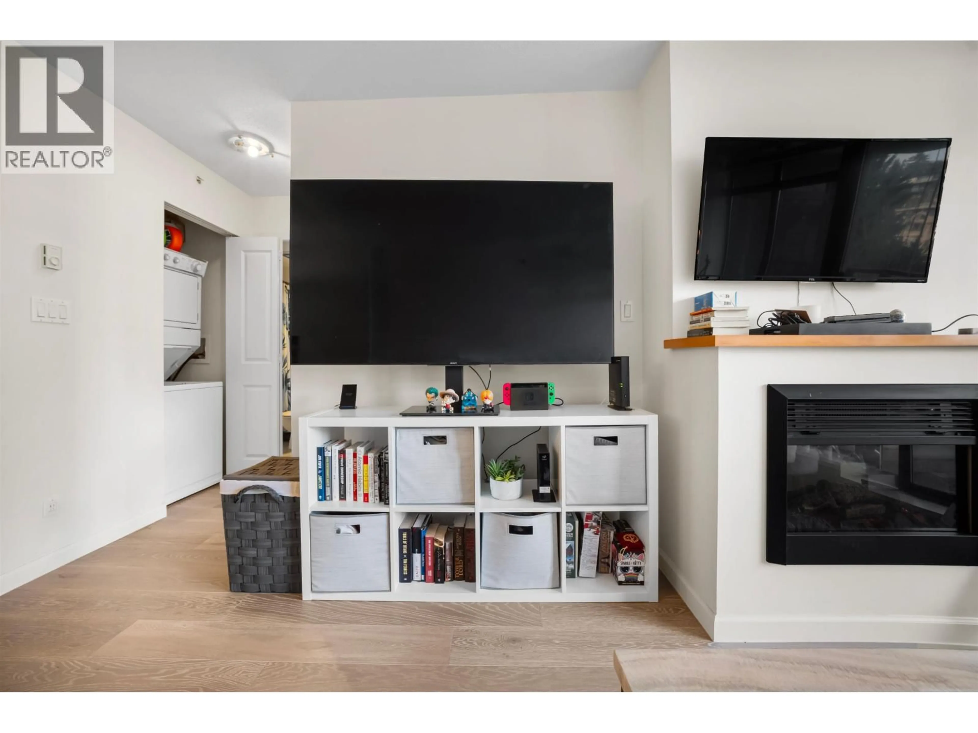 Home theater for 608 - 610 VICTORIA STREET, New Westminster British Columbia V3M0A5