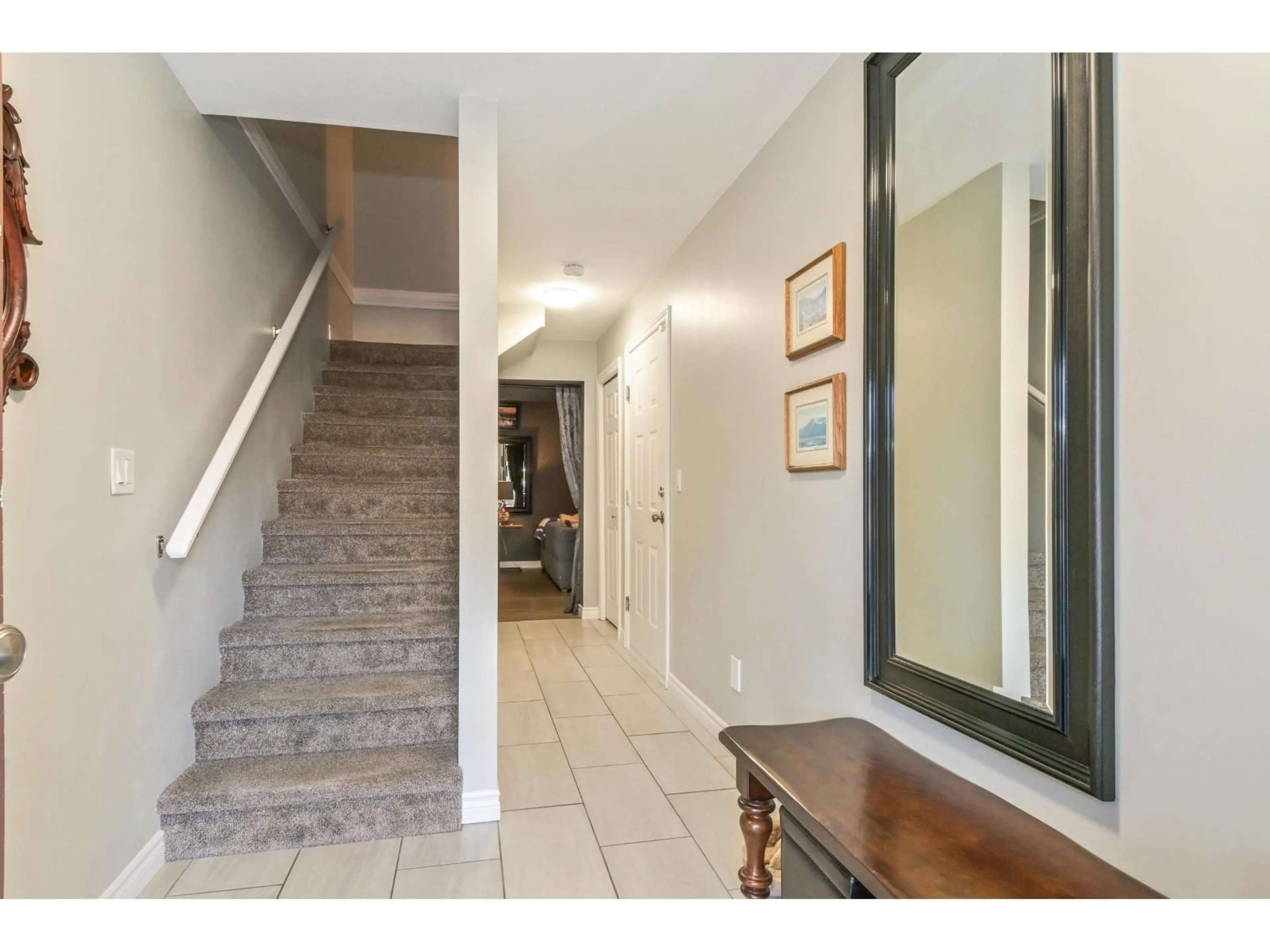 Indoor entryway for 6 - 5900 JINKERSON ROAD, Chilliwack British Columbia V2R0B2