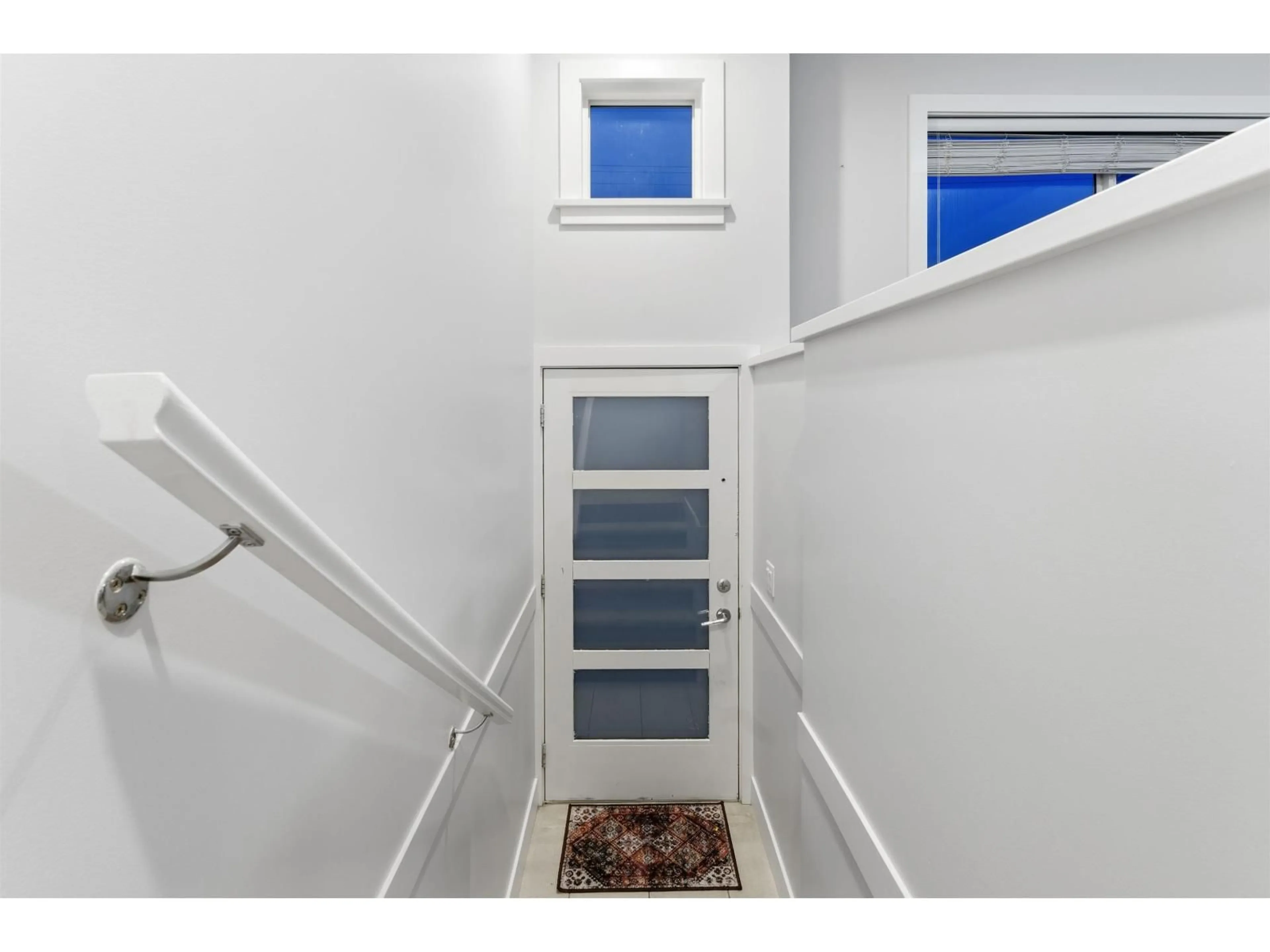 Indoor entryway for 6 - 2505 WARE STREET, Abbotsford British Columbia V2S3E2