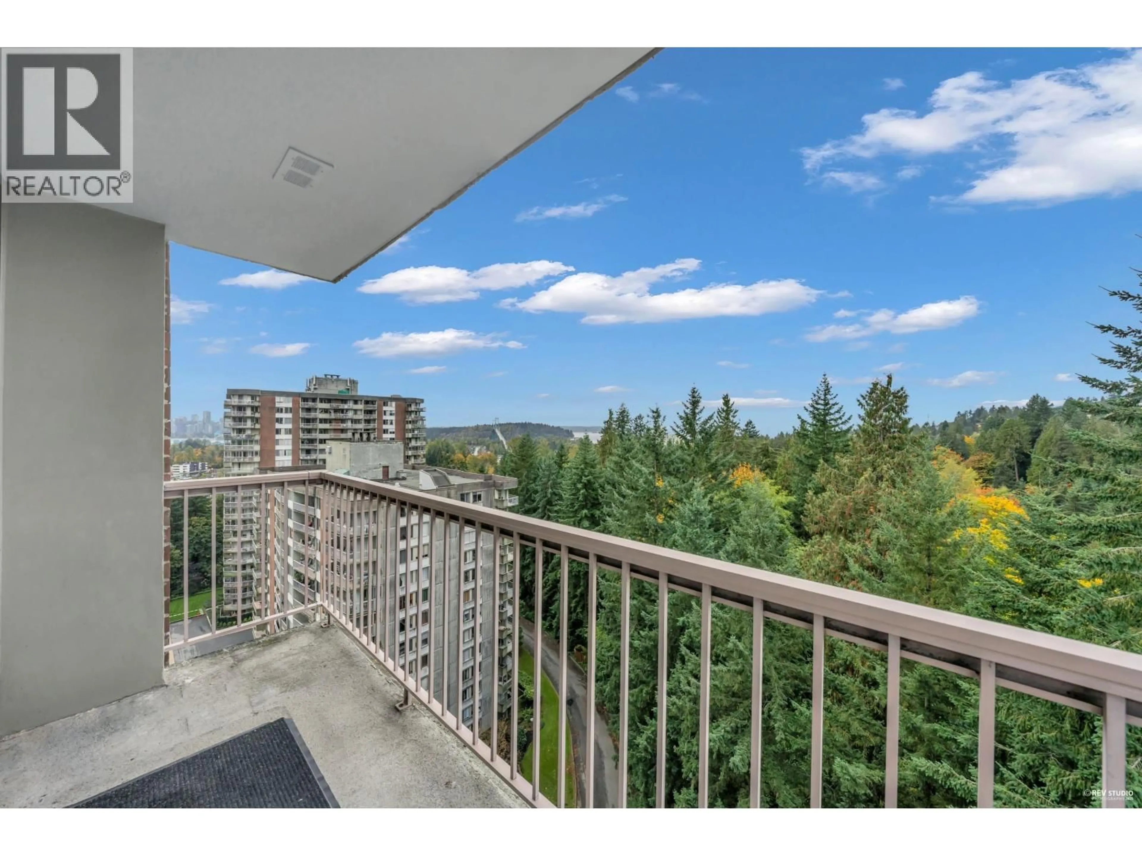 Balcony in the apartment, unknown for 1602 - 2016 FULLERTON AVENUE, North Vancouver British Columbia V7P3E6