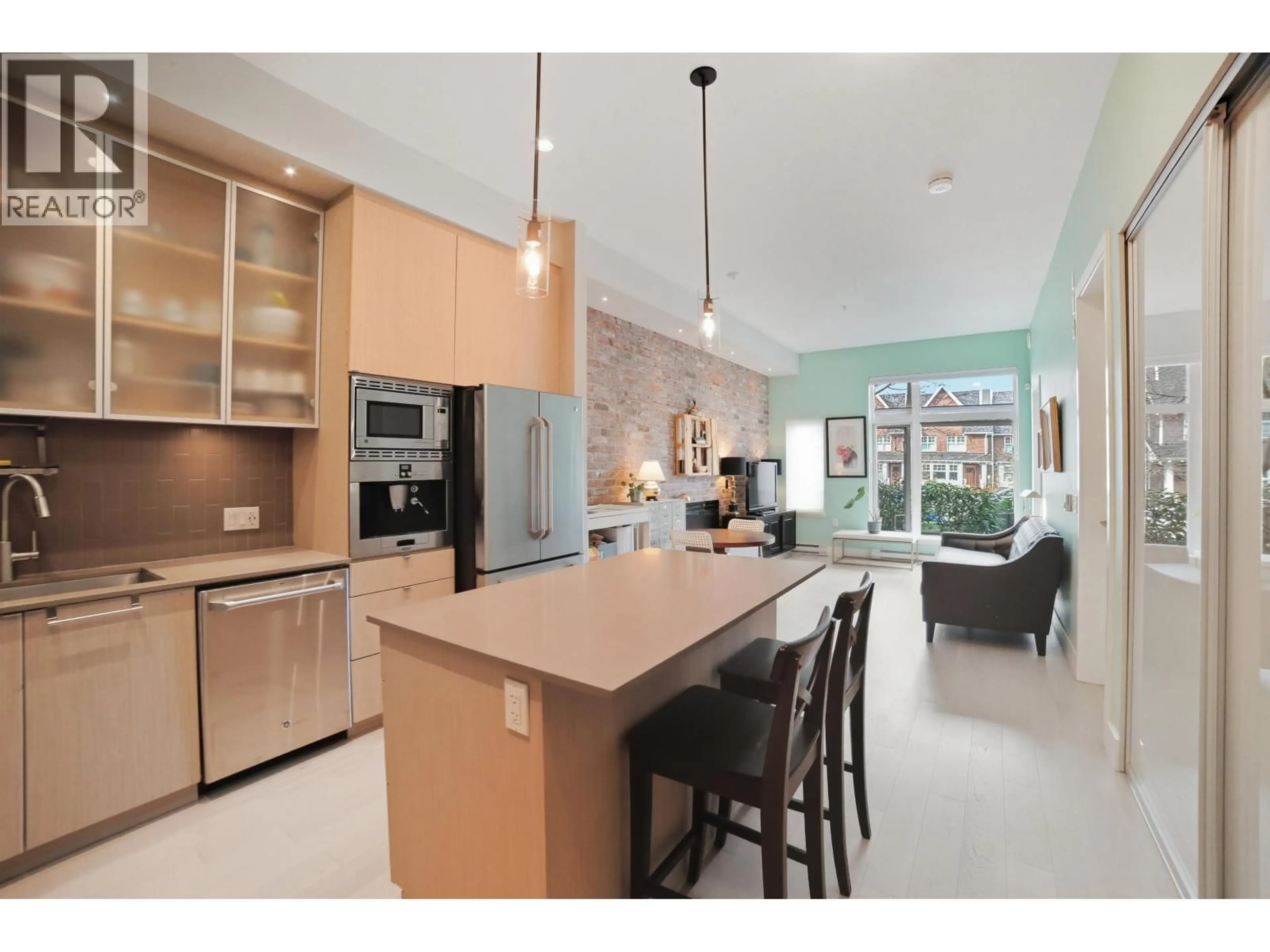 Open concept kitchen, ceramic/tile floor for 104 - 260 SALTER STREET, New Westminster British Columbia V3M0J4