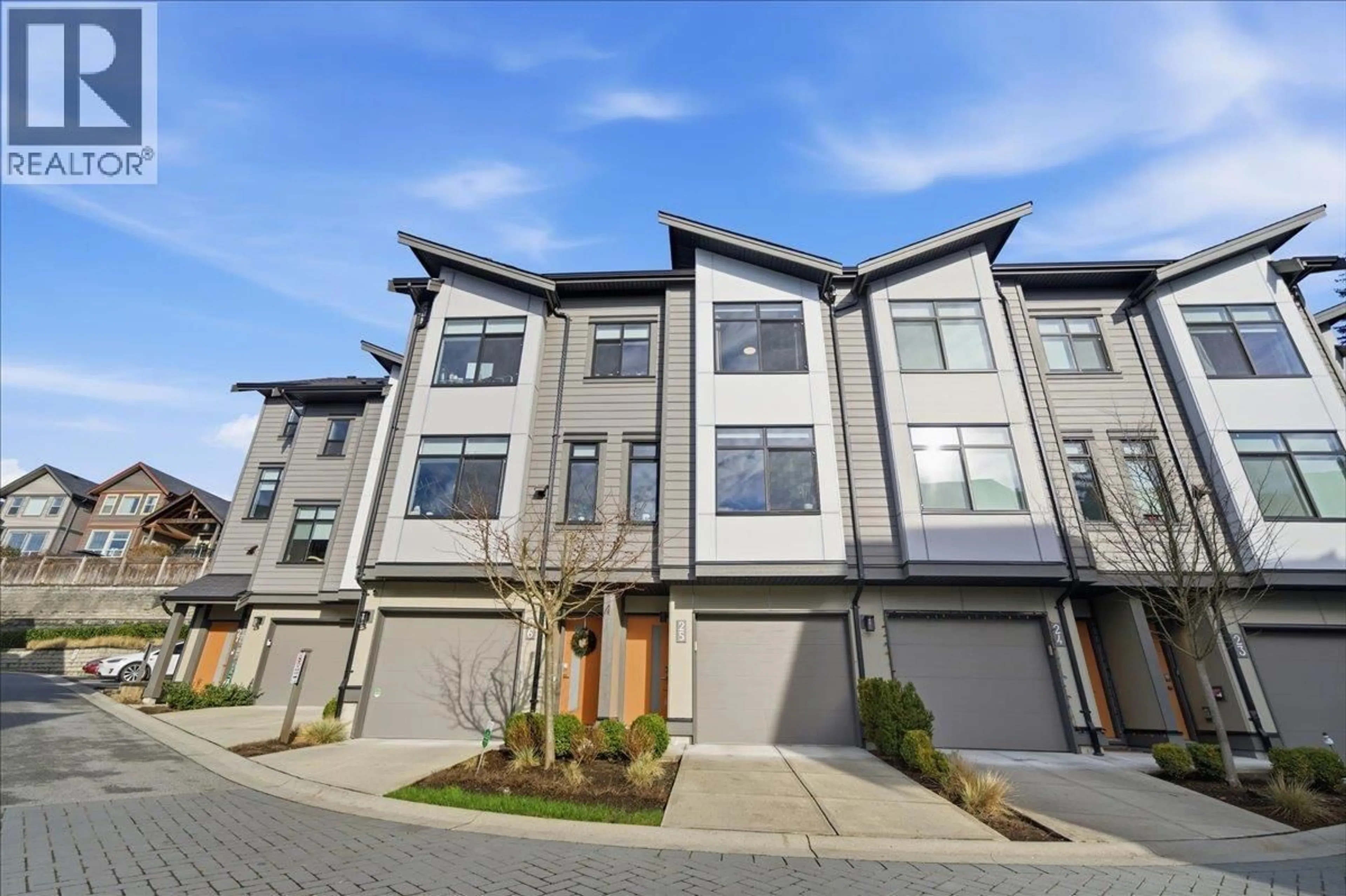 Home with vinyl exterior material, street for 25 - 3535 PRINCETON AVENUE, Coquitlam British Columbia V3E0P1