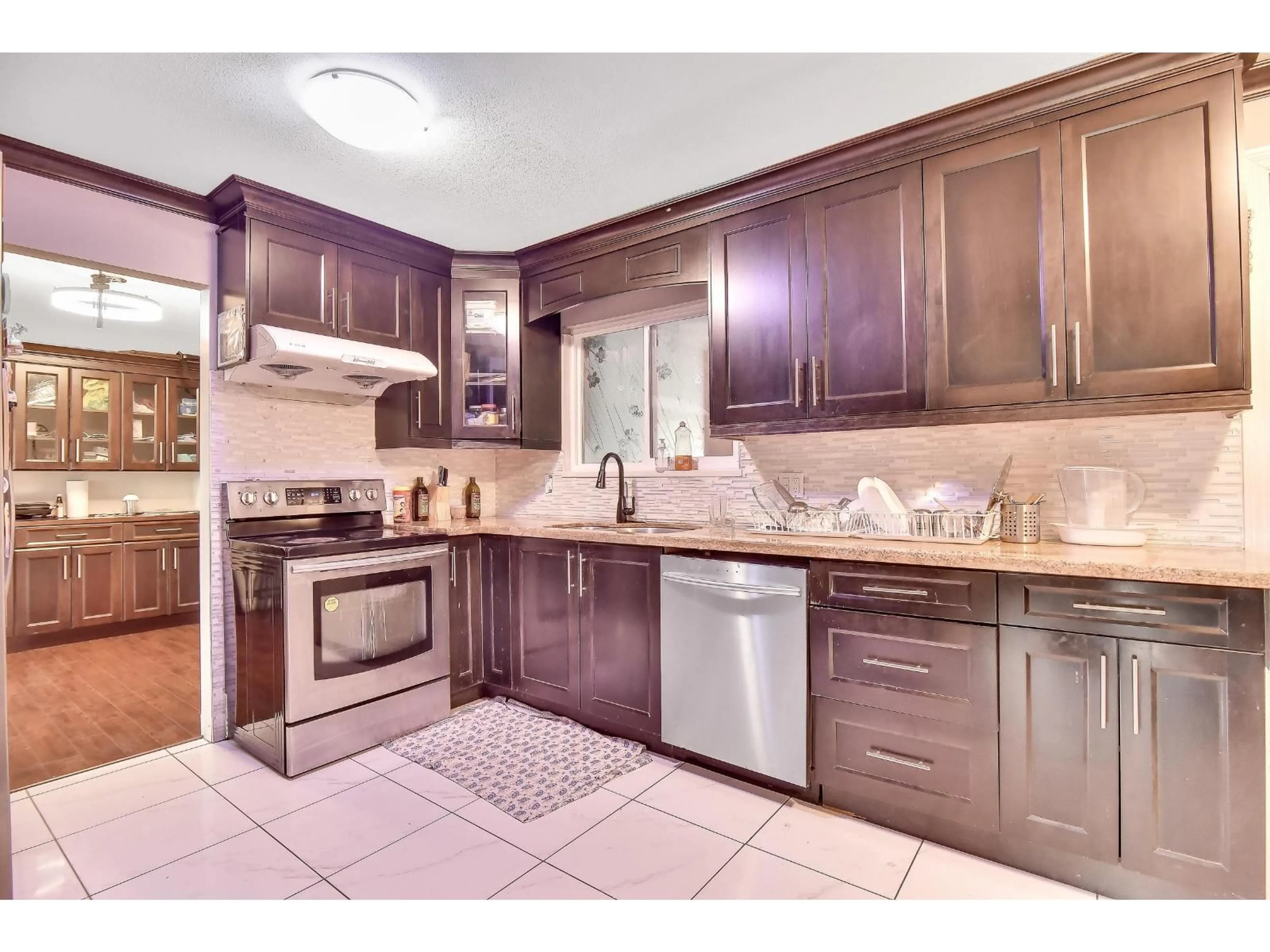 Unknown for 12845 64 AVENUE, Surrey British Columbia V3W1X4