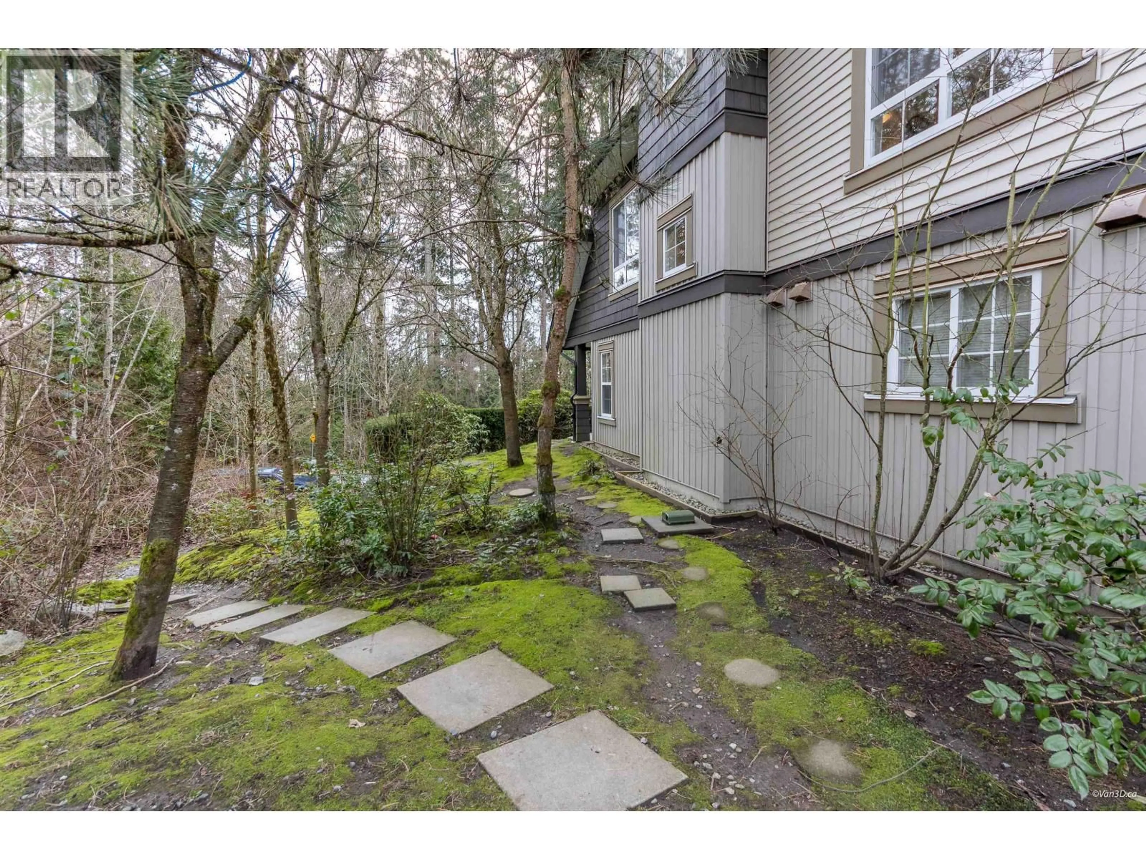 Patio, street for 1 - 2200 PANORAMA DRIVE, Port Moody British Columbia V3H5M2
