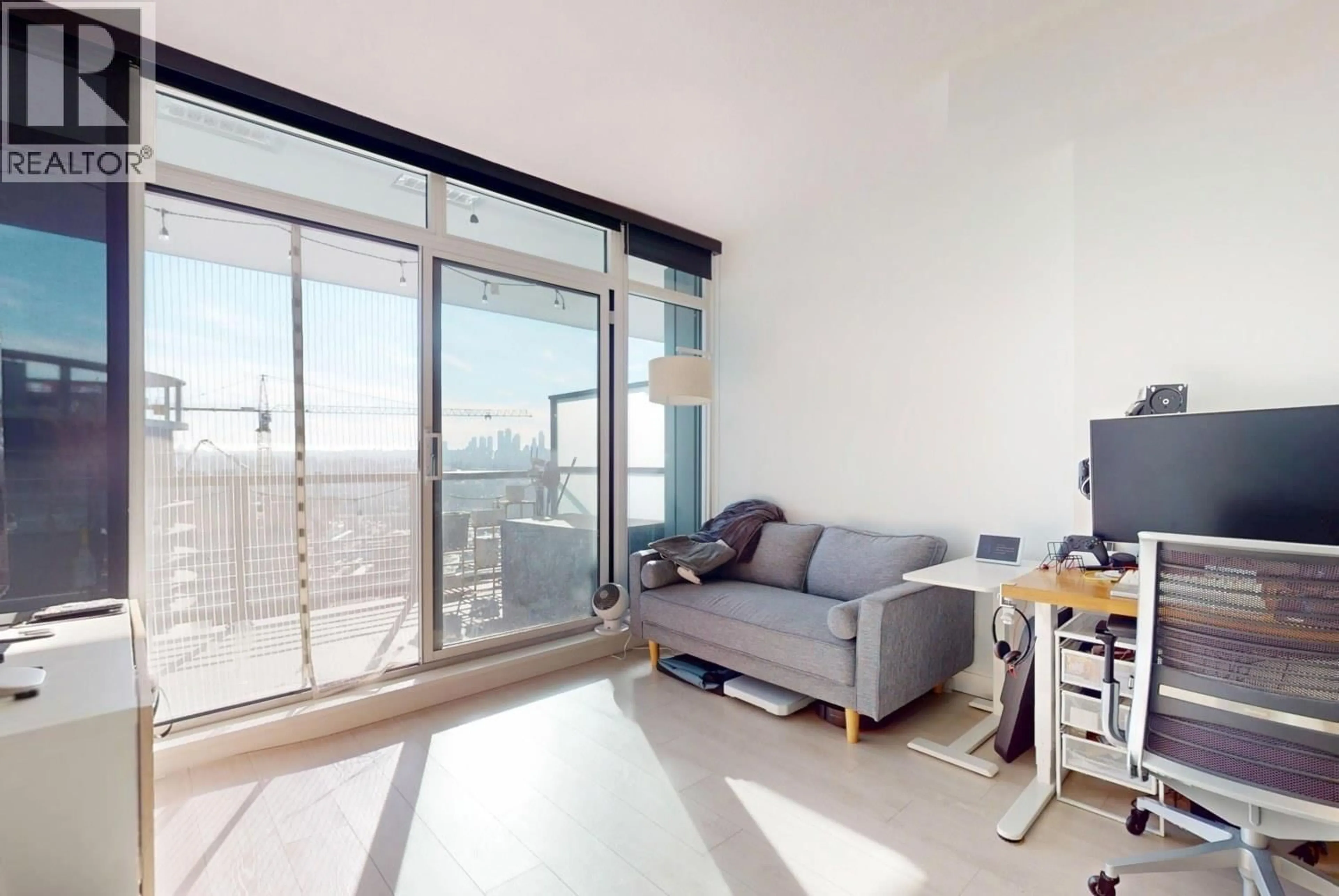 Living room with furniture, unknown for 1512 - 4730 LOUGHEED HIGHWAY, Burnaby British Columbia V5C0M9