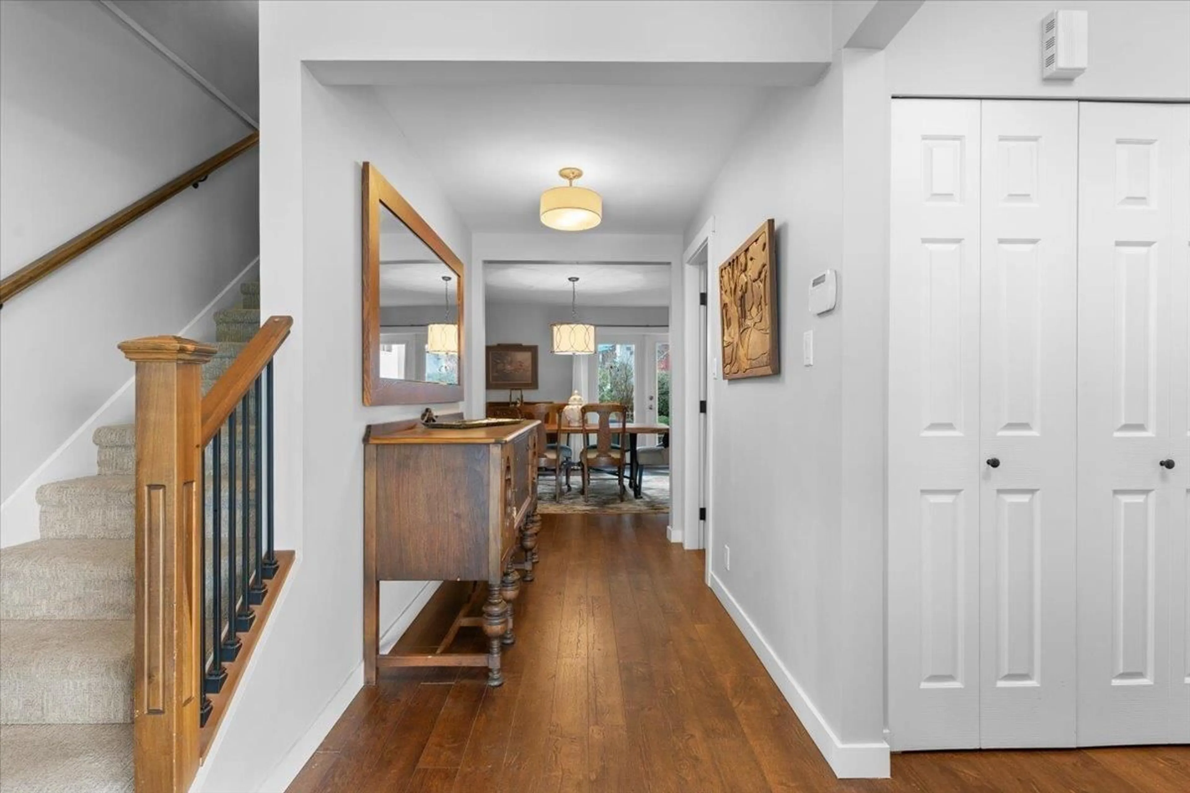 Indoor entryway for 2217 154 STREET, Surrey British Columbia V4A4S6