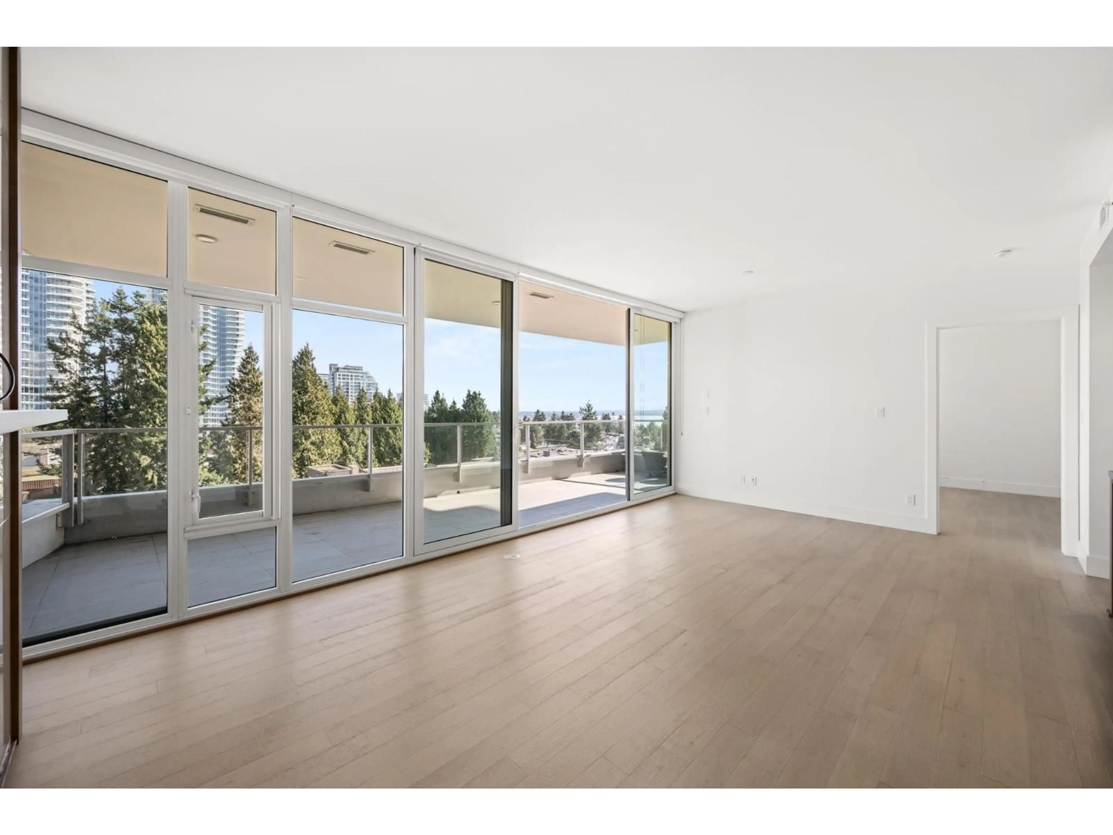 A pic of a room for 603 - 1501 VIDAL STREET, White Rock British Columbia V4B0B5